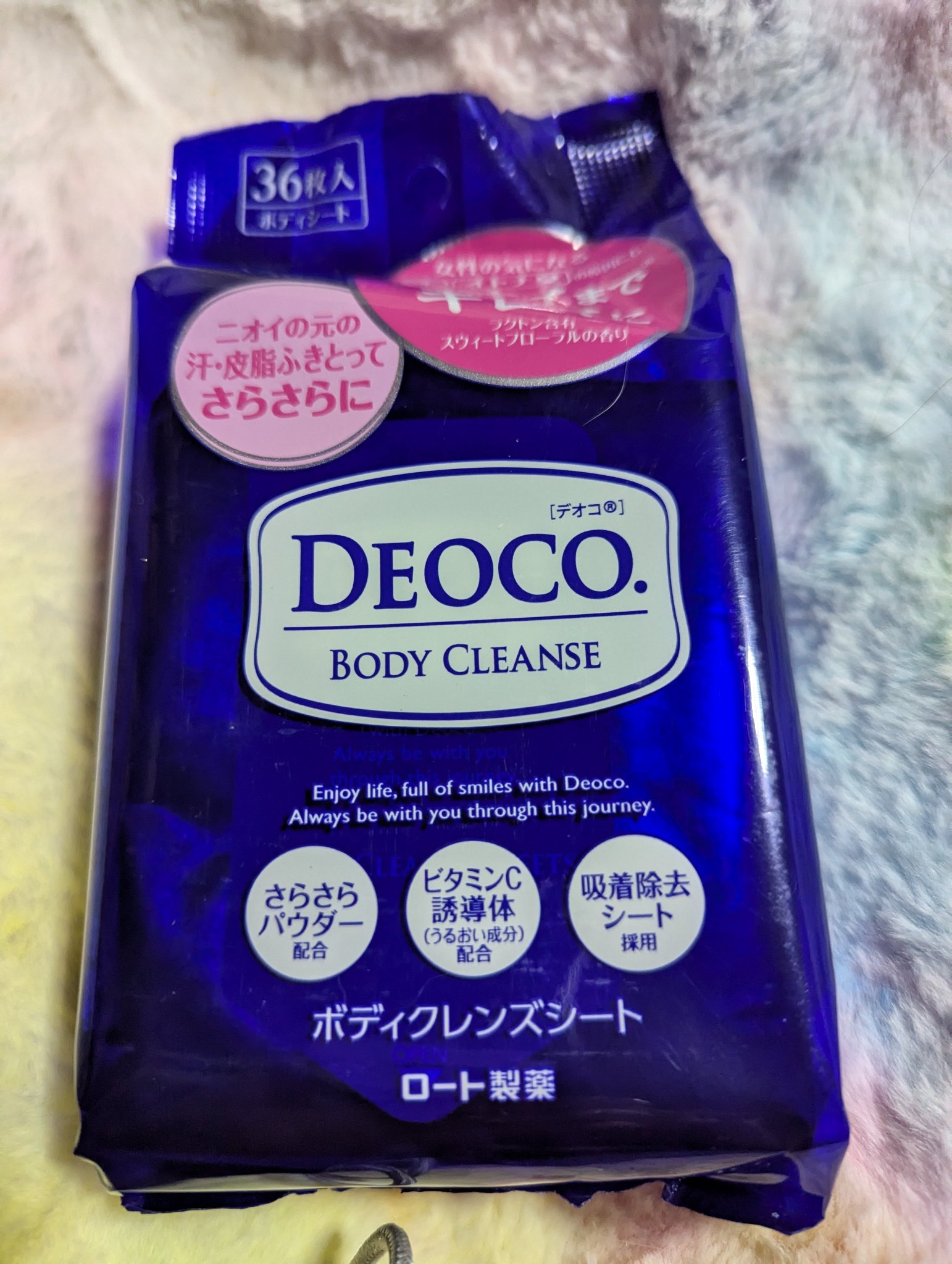 夏用の汗拭きは冷たすぎる季節なのでデオコのボディクレンズシートを冬用にしています。

強い暖房や雪かき後の汗拭きにピッタリですよ。
デオコのスティックも愛用しています。

スティックやシートなら香りがそんなに強くないのでフレグランスも使える