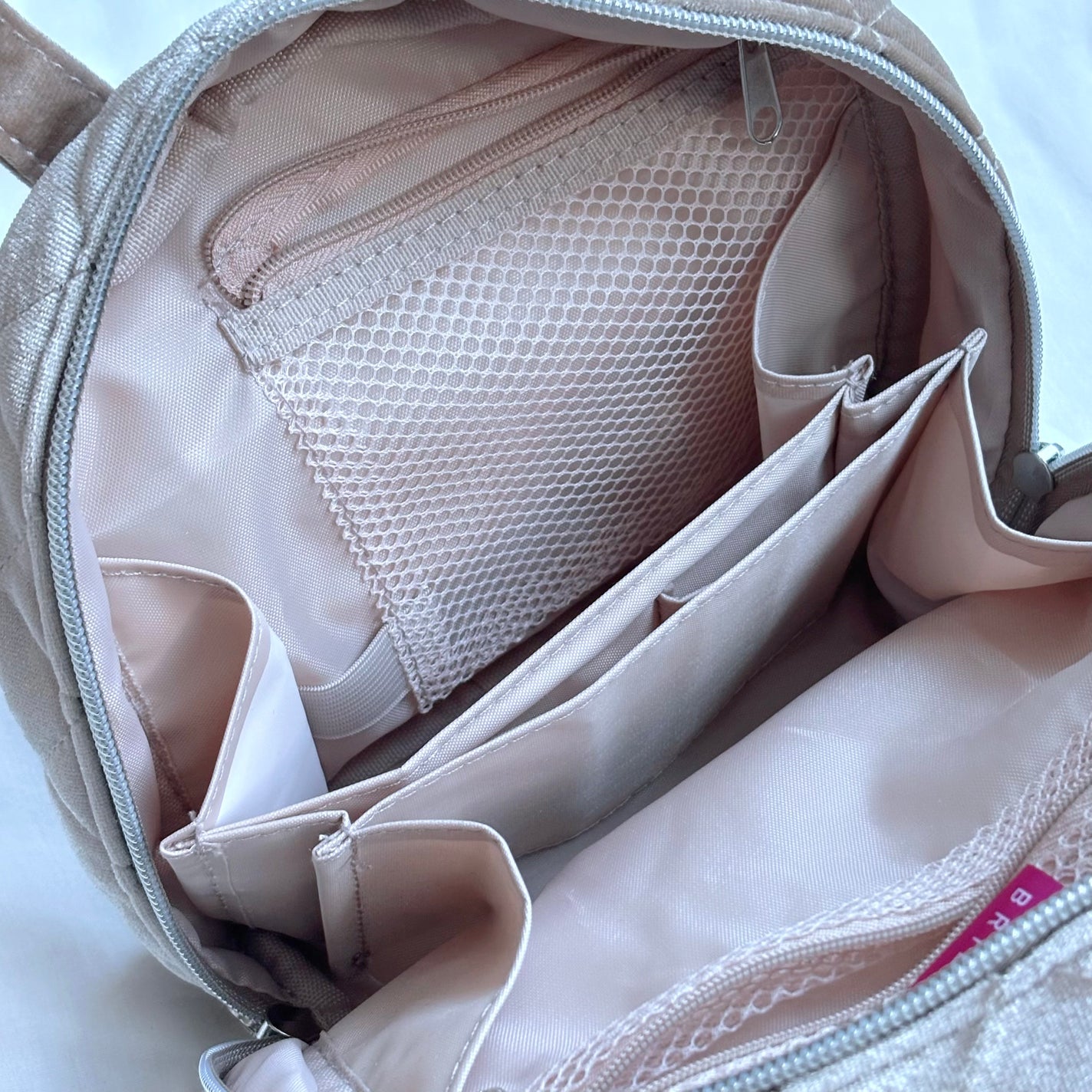 HELLO KITTY × BRILMY 中身が見えて時短がかなう ズボラに優しいコスメポーチ BOOK VELOUR BLACK ver./BRILMY/雑誌を使ったクチコミ(5枚目)