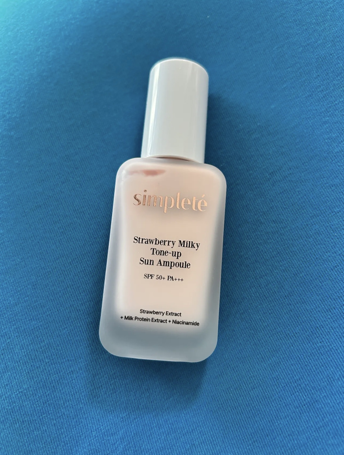 ストロベリー ミルキー トーンアップ サン エッセンス/Simplete/日焼け止めローションを使ったクチコミ（1枚目）