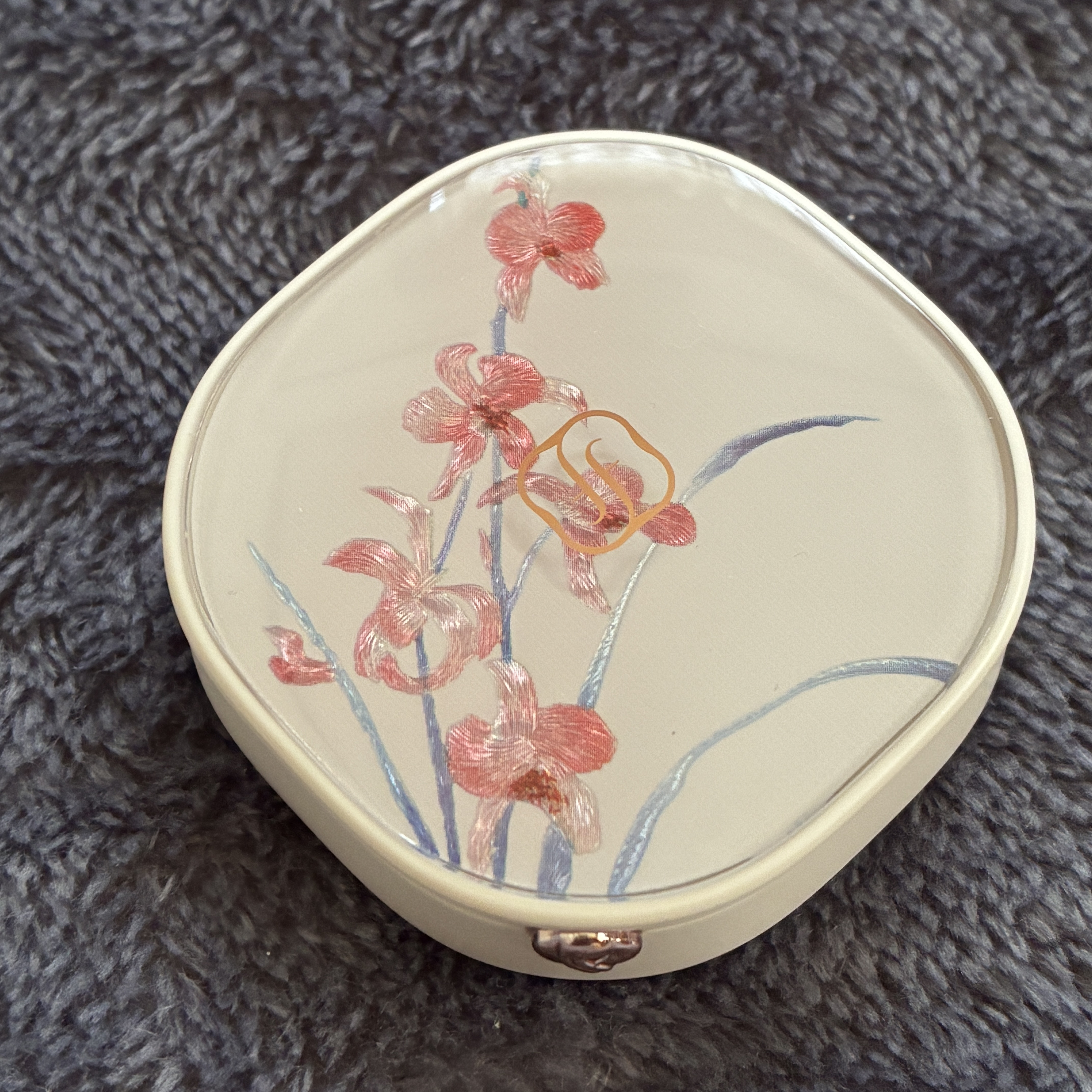 蝶影流光アイシャドウパレット/花西子/アイシャドウパレットを使ったクチコミ（2枚目）