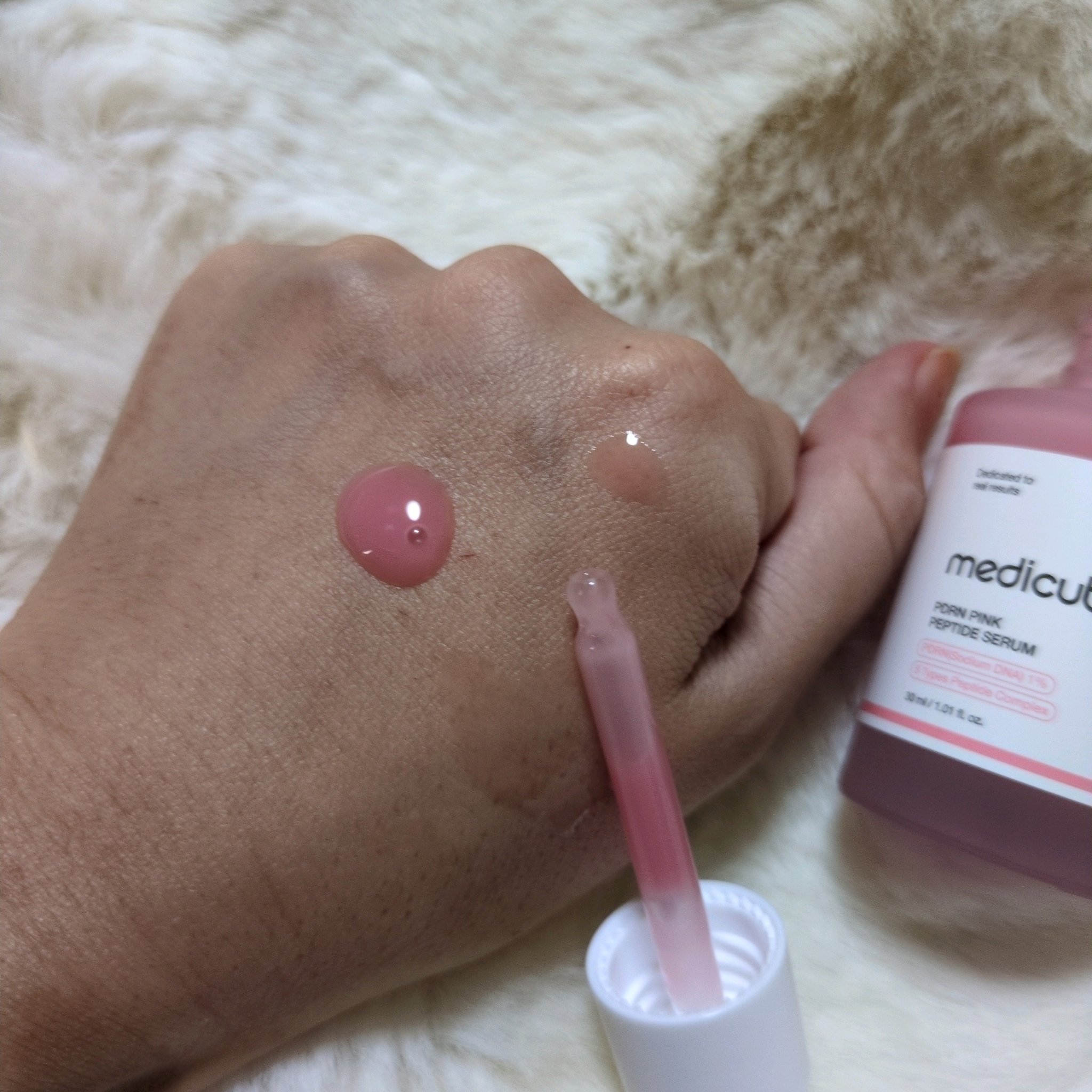 PDRNピンクアンプル PDRN 10,000ppm配合/MEDICUBE/美容液を使ったクチコミ（2枚目）