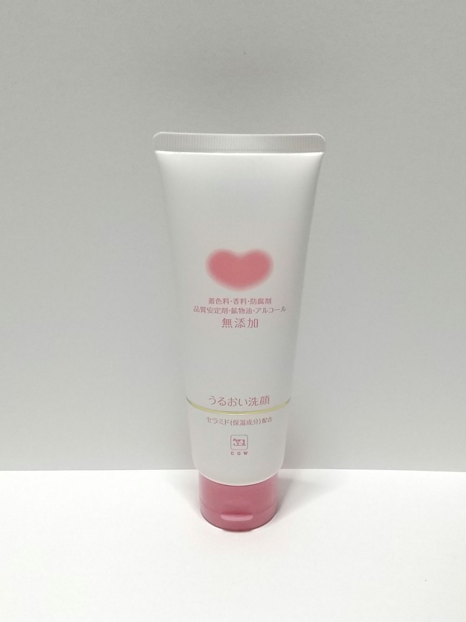 ⭐️⭐️⭐️⭐️☆
国産ならこれ💕

カウブランド無添加
うるおい洗顔

朝の洗顔用に開封😊

石けん系洗浄剤がメインですがアミノ酸系も入っています
ネットを使うとモコモコ泡に

すっきり洗い上がるのにつっぱりにくい
洗浄力と低刺激のバ