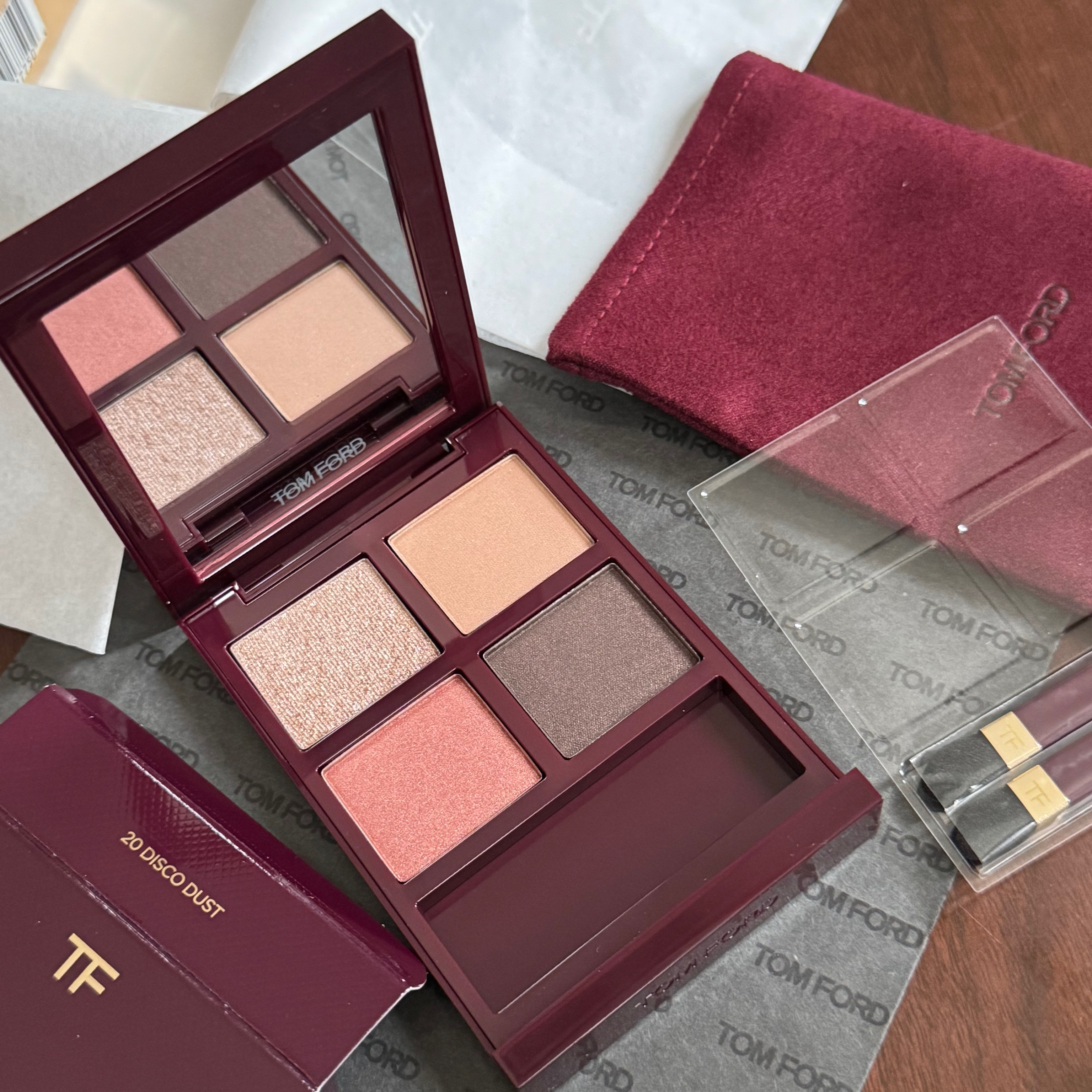 アイ カラー クォード 20 ディスコ ダスト（限定パッケージ）/TOM FORD BEAUTY/アイシャドウパレットを使ったクチコミ（2枚目）