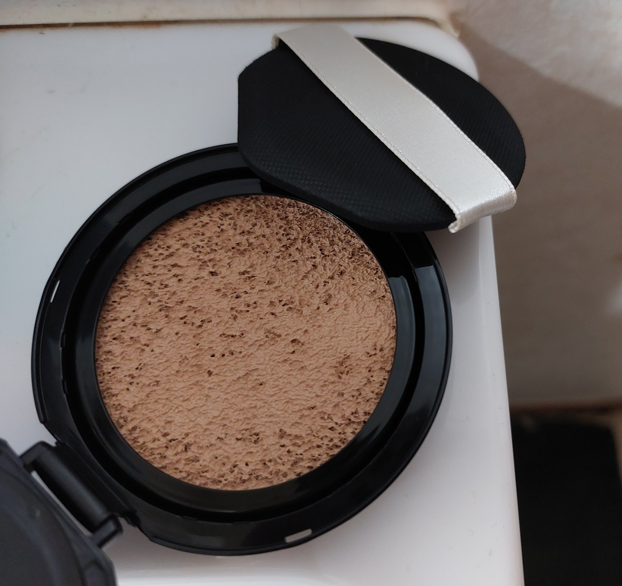 ドラマティックエッセンスクッション グロウ 01 ミディアムオークル/マキアージュ/クッションファンデーションを使ったクチコミ（2枚目）