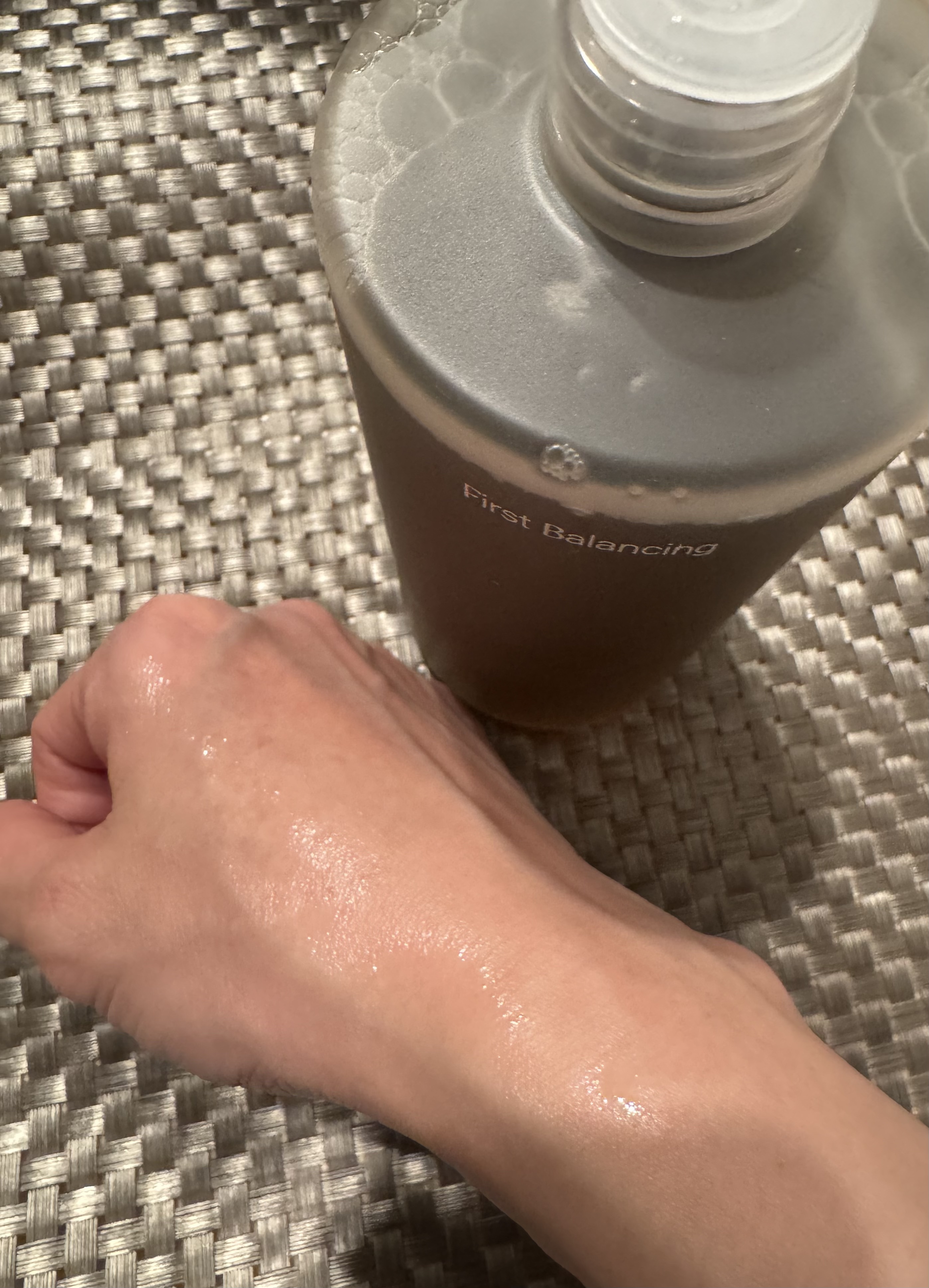 ファーストバランシングトナー/Lowlize/化粧水を使ったクチコミ（3枚目）