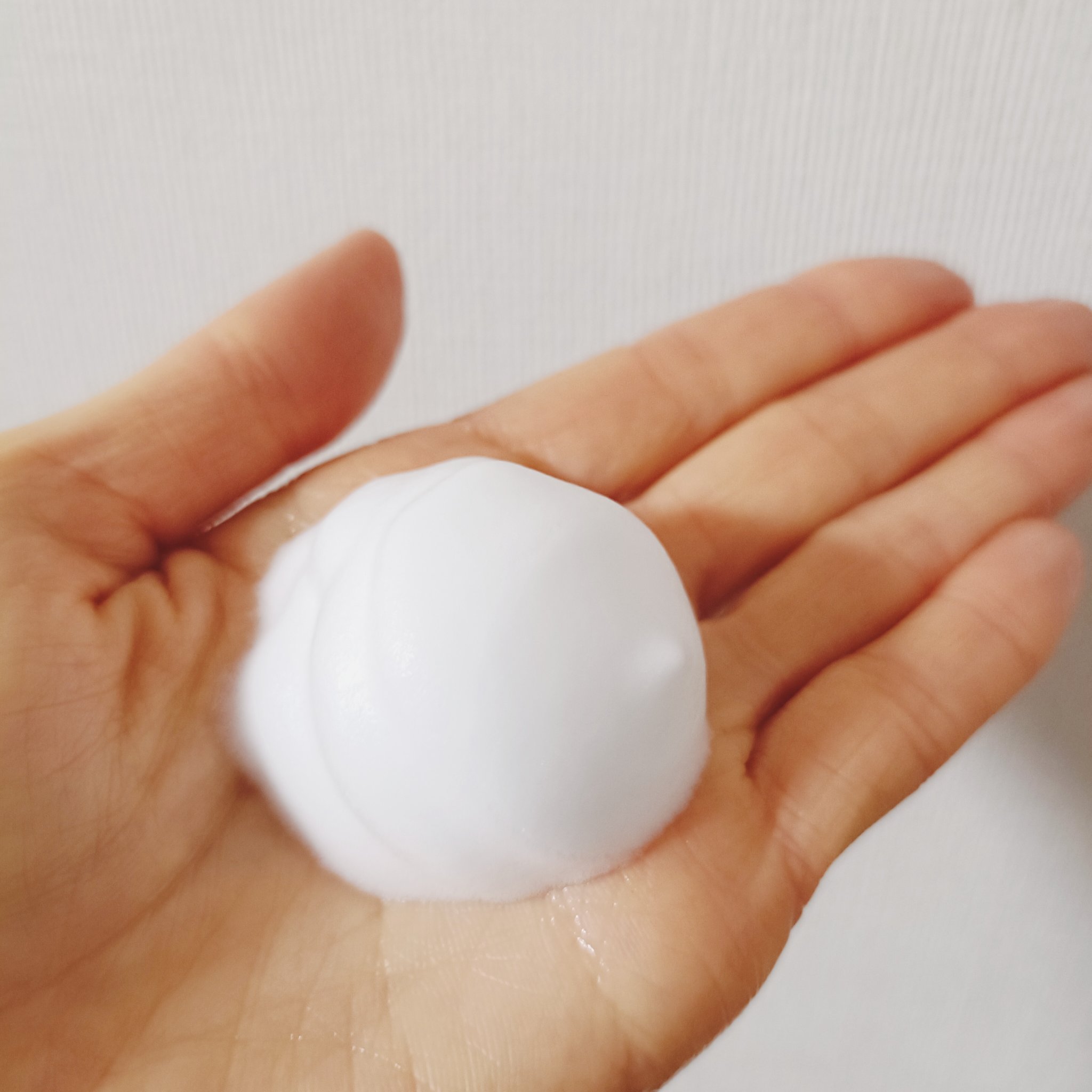 メンソレータム アクネス 薬用ふわふわな泡洗顔のクチコミ「メンソレータム アクネス
薬用ふわふわな泡洗顔
160mL

娘のニキビが気になりすぎて夜しか.....」（3枚目）