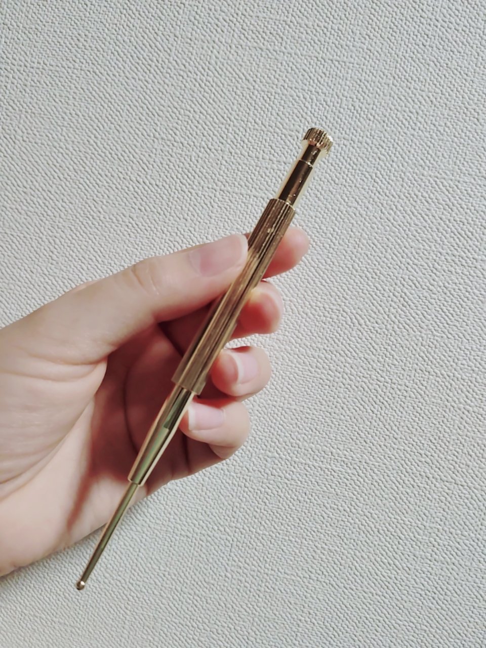 　　　　LOABI　フェイスポインター　

みなさん、こんにちは😊
年末年始の疲れを癒すのに最適なフェイスポインター。

ポスポスしていたら 血流が良くなって ポカポカしてくるのがとても気に入っています。


＃LOABI
＃フェイスポイ