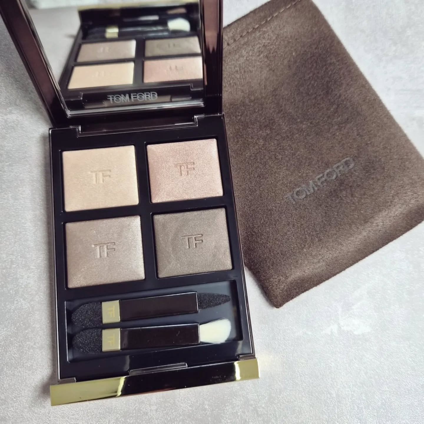 昨日の #コスメ購入品 
TomFord Beauty アイカラークォード 03 NUDE DIP⁡
⁡
47 OLIVE SMOKE も良かったけど、使いやすそうなナチュラルに盛れる感じが良くて、ヌードディップにした！いっぱい使う🩷🩷