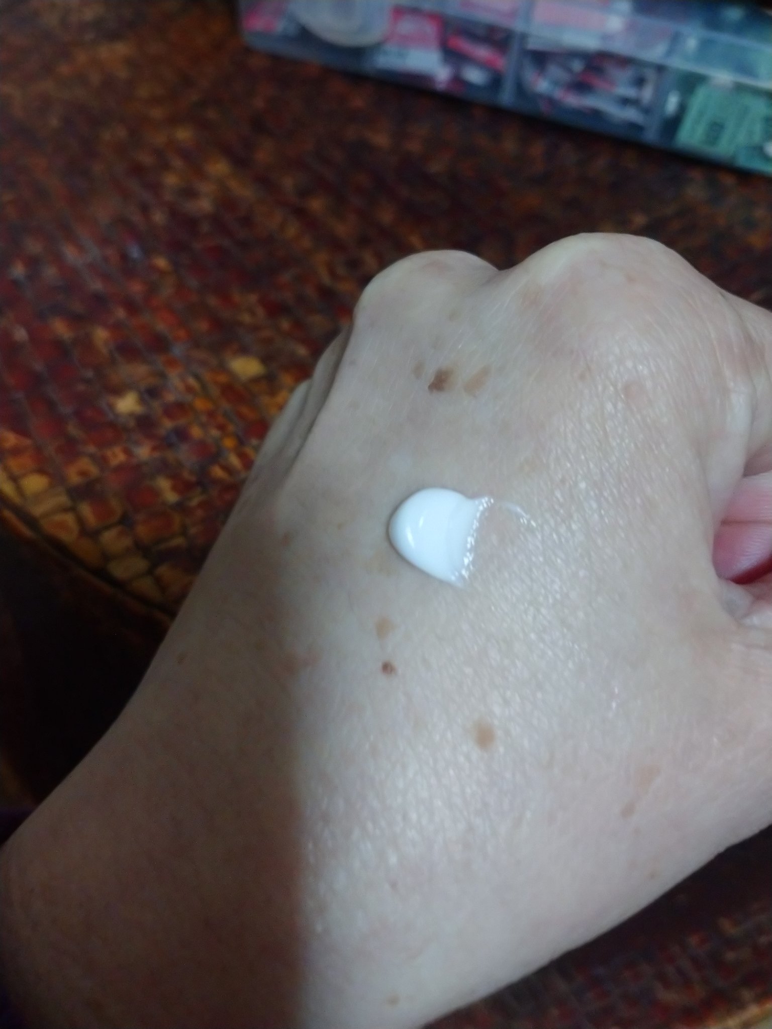 ビューティーチャージ 無香料/アトリックス/ハンドクリームを使ったクチコミ（2枚目）