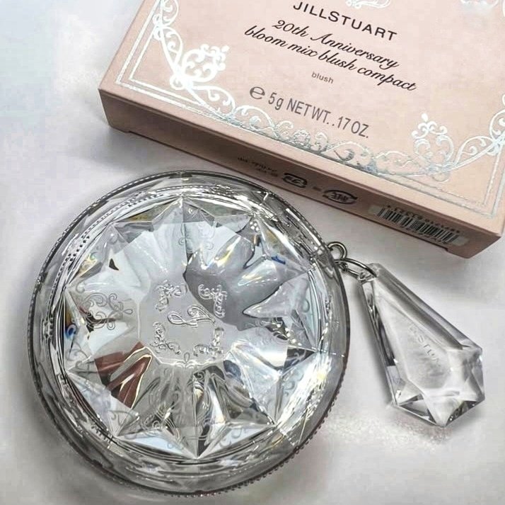 ジルスチュアート 20th アニバーサリー ブルーム ミックスブラッシュ コンパクト/JILL STUART/パウダーチークを使ったクチコミ（3枚目）