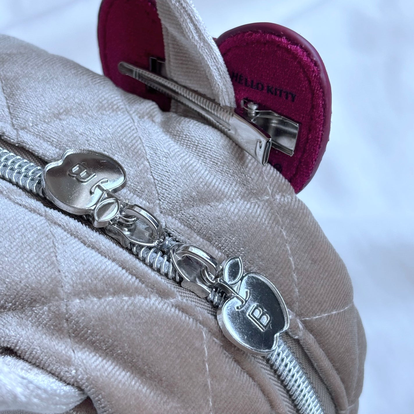 HELLO KITTY × BRILMY 中身が見えて時短がかなう ズボラに優しいコスメポーチ BOOK VELOUR BLACK ver./BRILMY/雑誌を使ったクチコミ(8枚目)