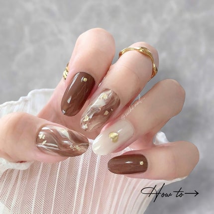 ちふれ ネイル エナメルのクチコミ「ちふれ2色で出来ちゃう🤎
バレンタインにぴったりなチョコマーブルネイル🍫✨
How toは3.....」(2枚目)