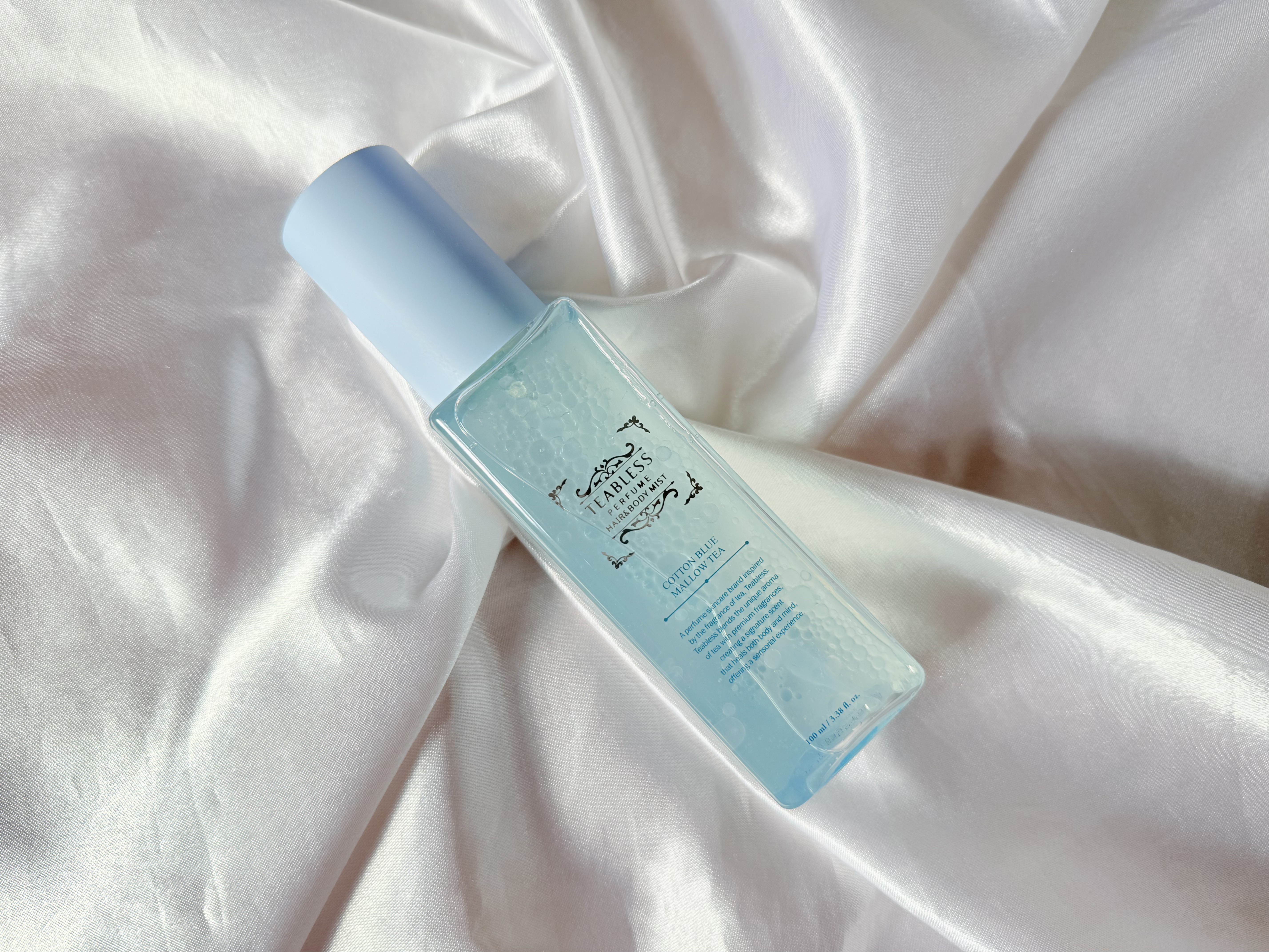 TEABLESS パヒュームヘア＆ボディミスト コットンブルーメロウティーのクチコミ「TEABLESS パフュームヘアボディミスト〈コットンブルーマロウティー〉は、シュッとひと吹き.....」（1枚目）