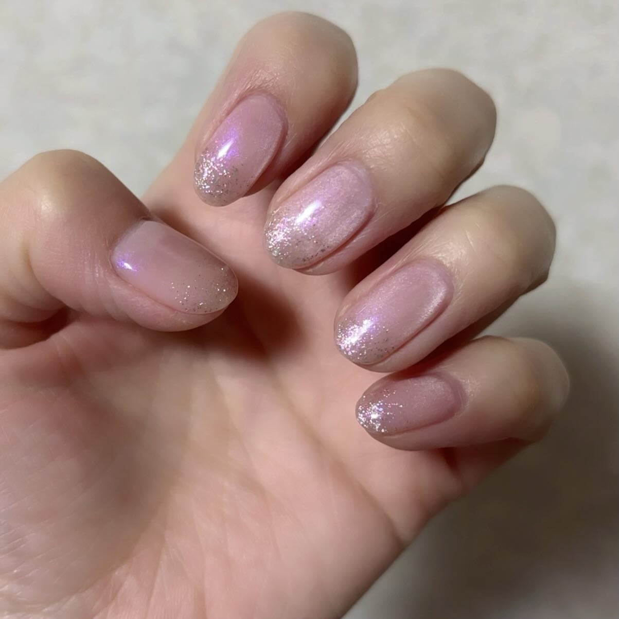 ho.ma.ri on LIPS 「今月のネイル💅マグネットとちょっぴりラメで✨久々のピンク系。肌..」(2枚目)