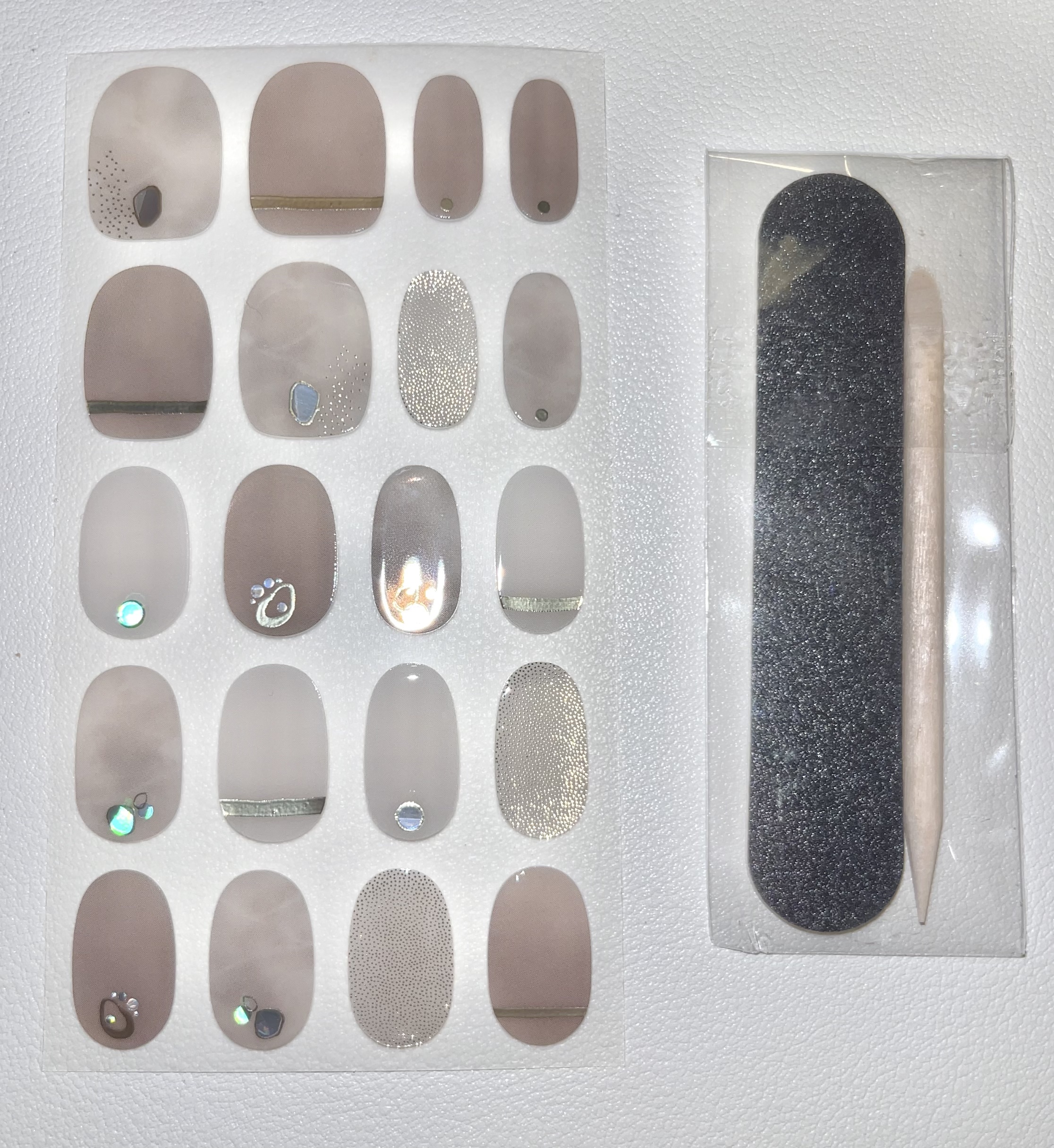 セミハードジェルネイルシール/and us/ネイルシールを使ったクチコミ（3枚目）