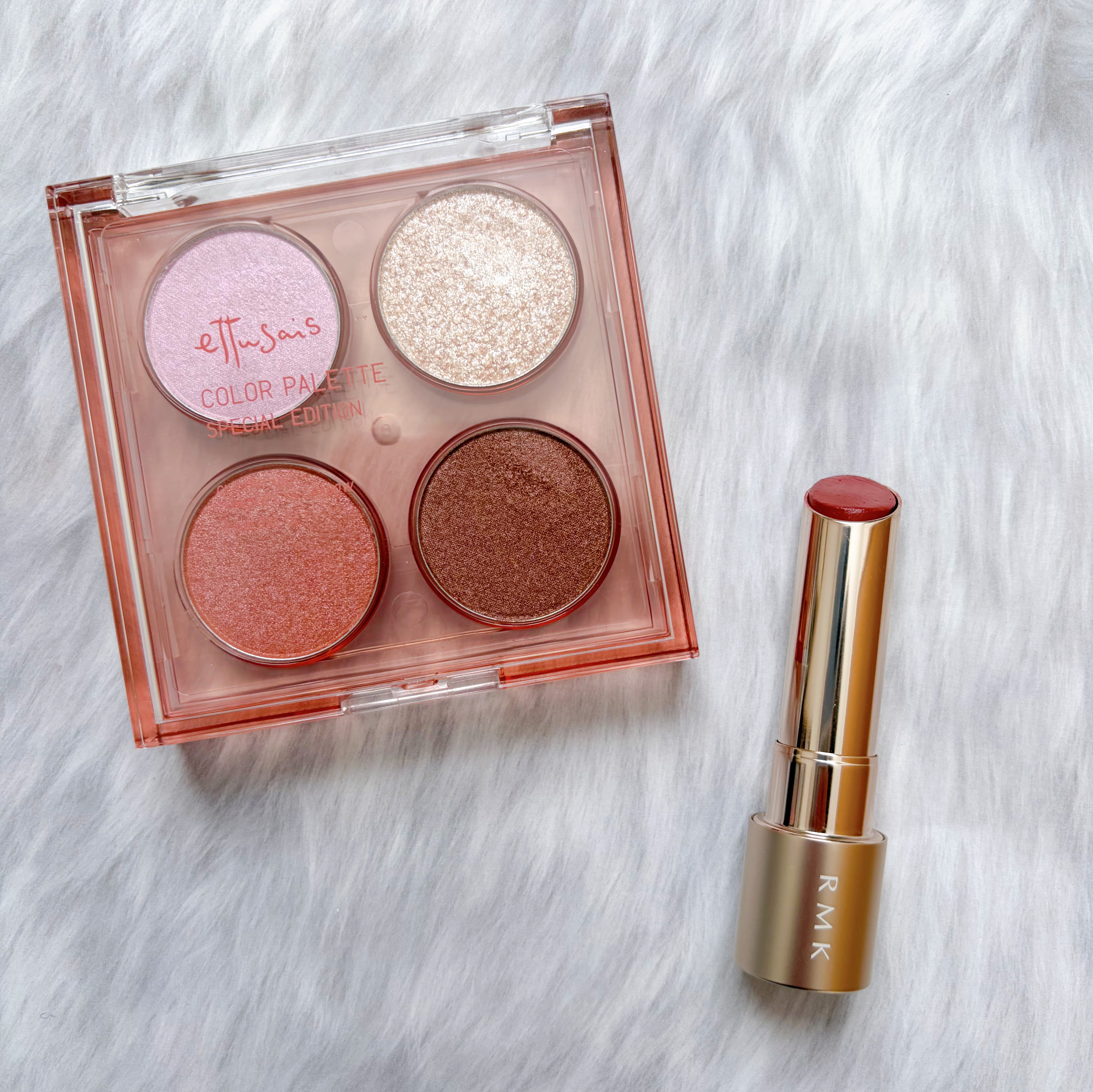 ぬくもり感じる透明感メイク♡

今日はettusaisのアイパレ02番を使ってメイクしました✨

アイメイクは
・左上をまぶた全体と涙袋に広げる
・左下を二重幅にぼかす
・右下を上下の目のキワに入れる
・右上を黒目の上と下目頭にのせる
で使