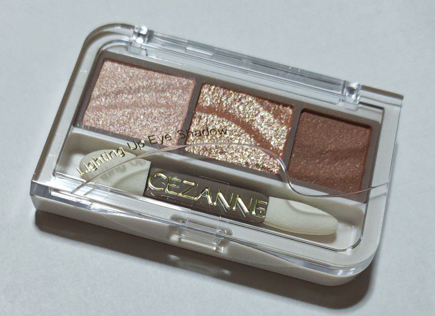 ライティングアップアイシャドウ/CEZANNE/アイシャドウを使ったクチコミ（2枚目）