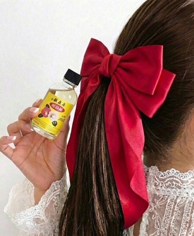 本島椿 本島椿純椿油のクチコミ「本島椿
本島椿純椿油
70ml

髪の毛がカサカサと乾燥してしまい椿油を使ってみました❗
艶や.....」（1枚目）