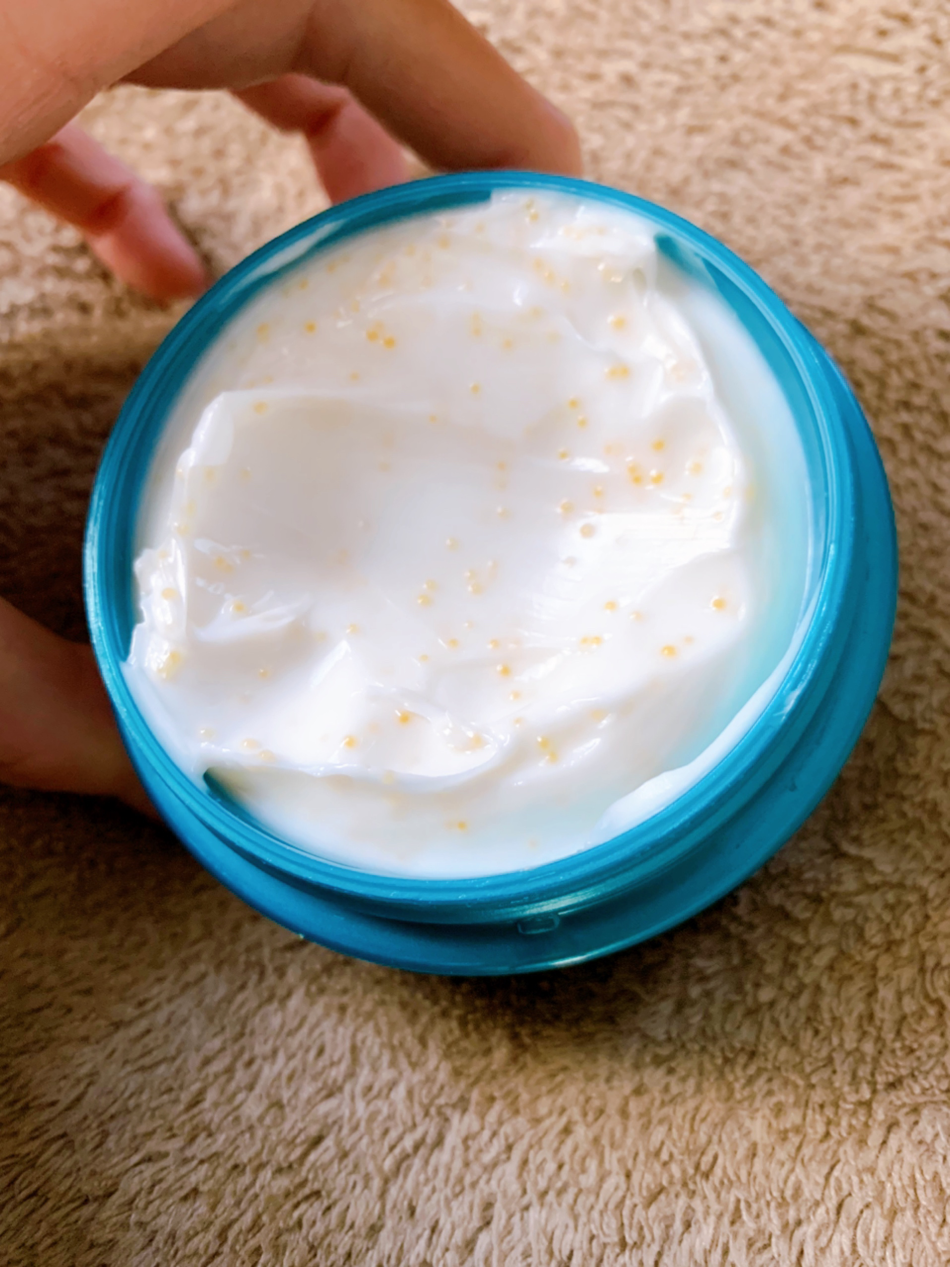 アトリックス ビューティーチャージ ナイトスペリアのクチコミ「キレイは指先から✨
年齢も手にでるらしいから乾燥する季節は特にハンドケアが大切です♡

✼••.....」（2枚目）