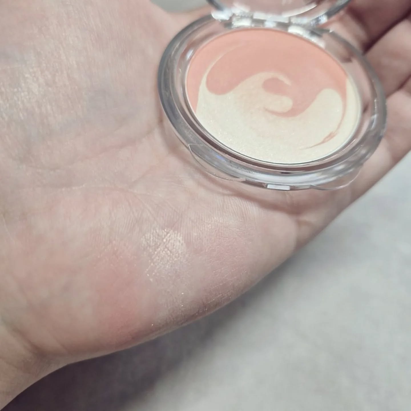 ピュアホットチーク/チャコット・コスメティクス/パウダーチークを使ったクチコミ（3枚目）