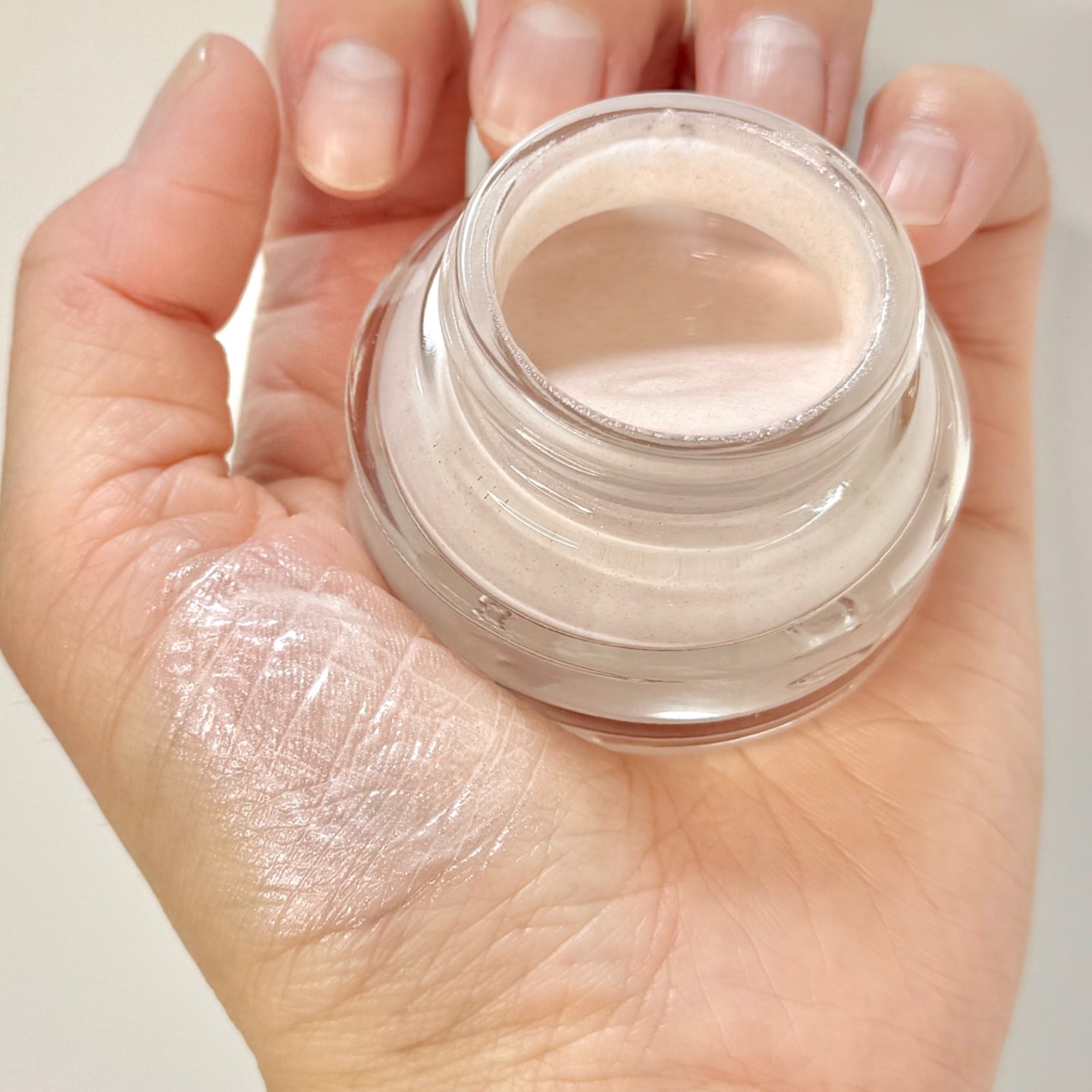 LoNLy  LoNLy  シンティランテハイライトセラム のクチコミ「【PR】
ツヤきらシルクハイライト試してみた🤍
LoNLy シンティランテハイライトセラム 
.....」（3枚目）