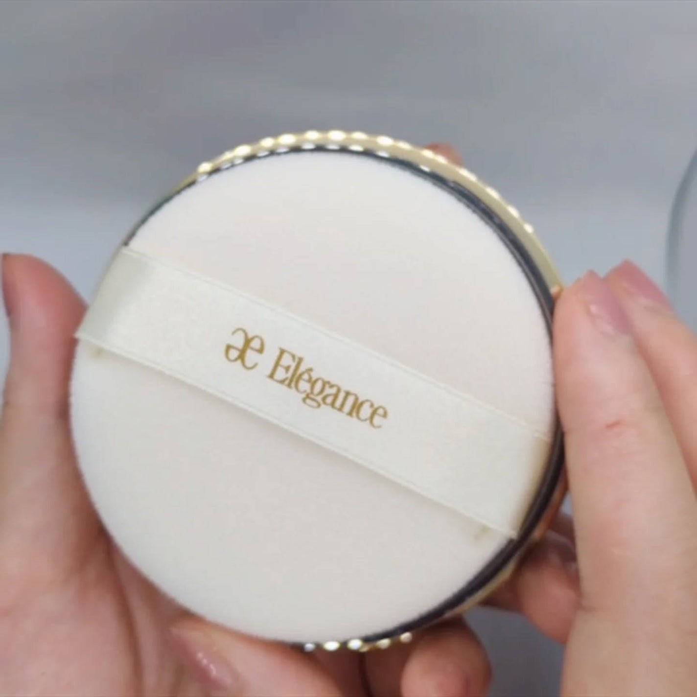 ラ プードル オートニュアンス/Elégance/プレストパウダーを使ったクチコミ(6枚目)