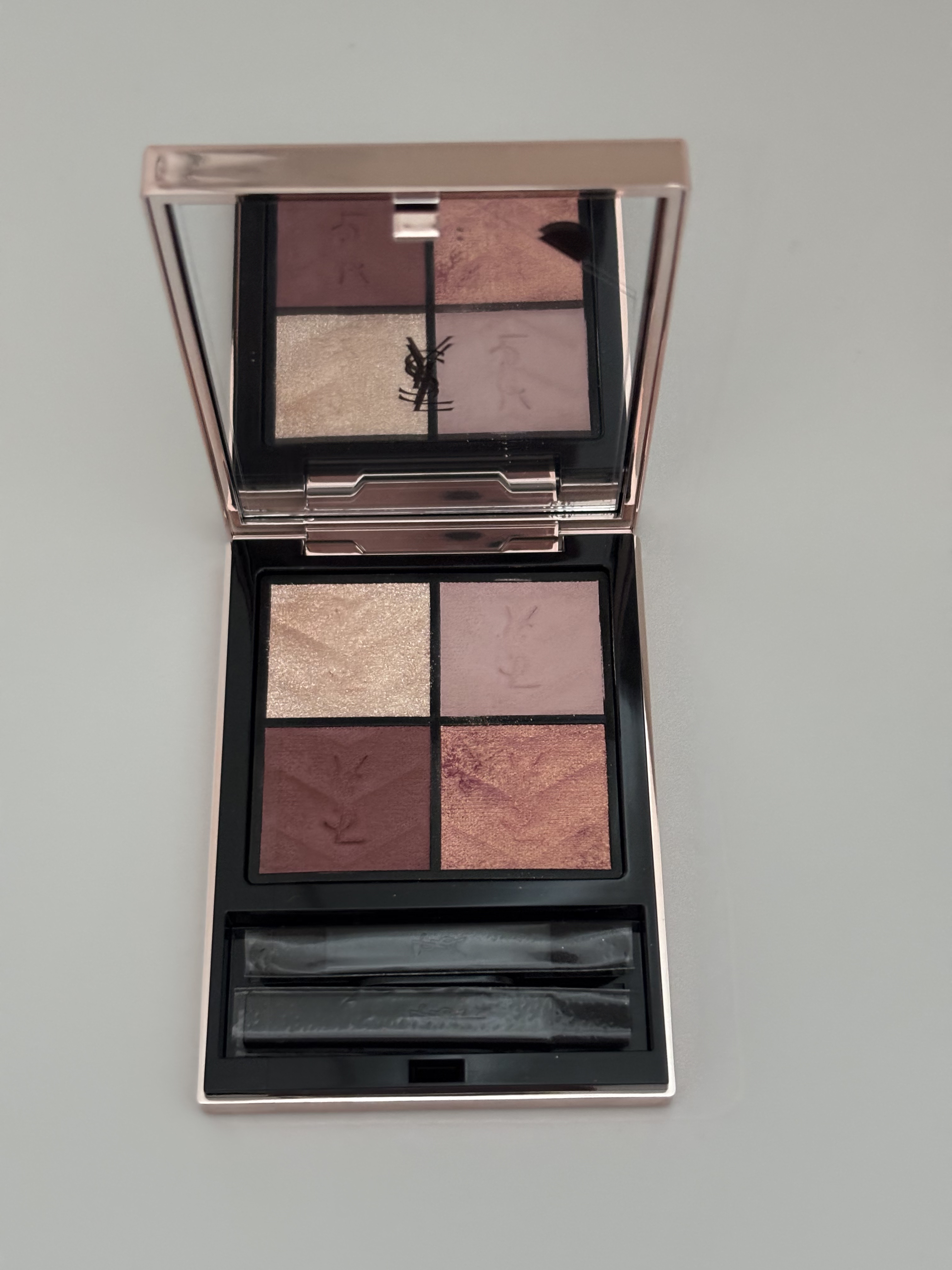 クチュール ミニ クラッチ/YVES SAINT LAURENT BEAUTE/アイシャドウパレットを使ったクチコミ（1枚目）