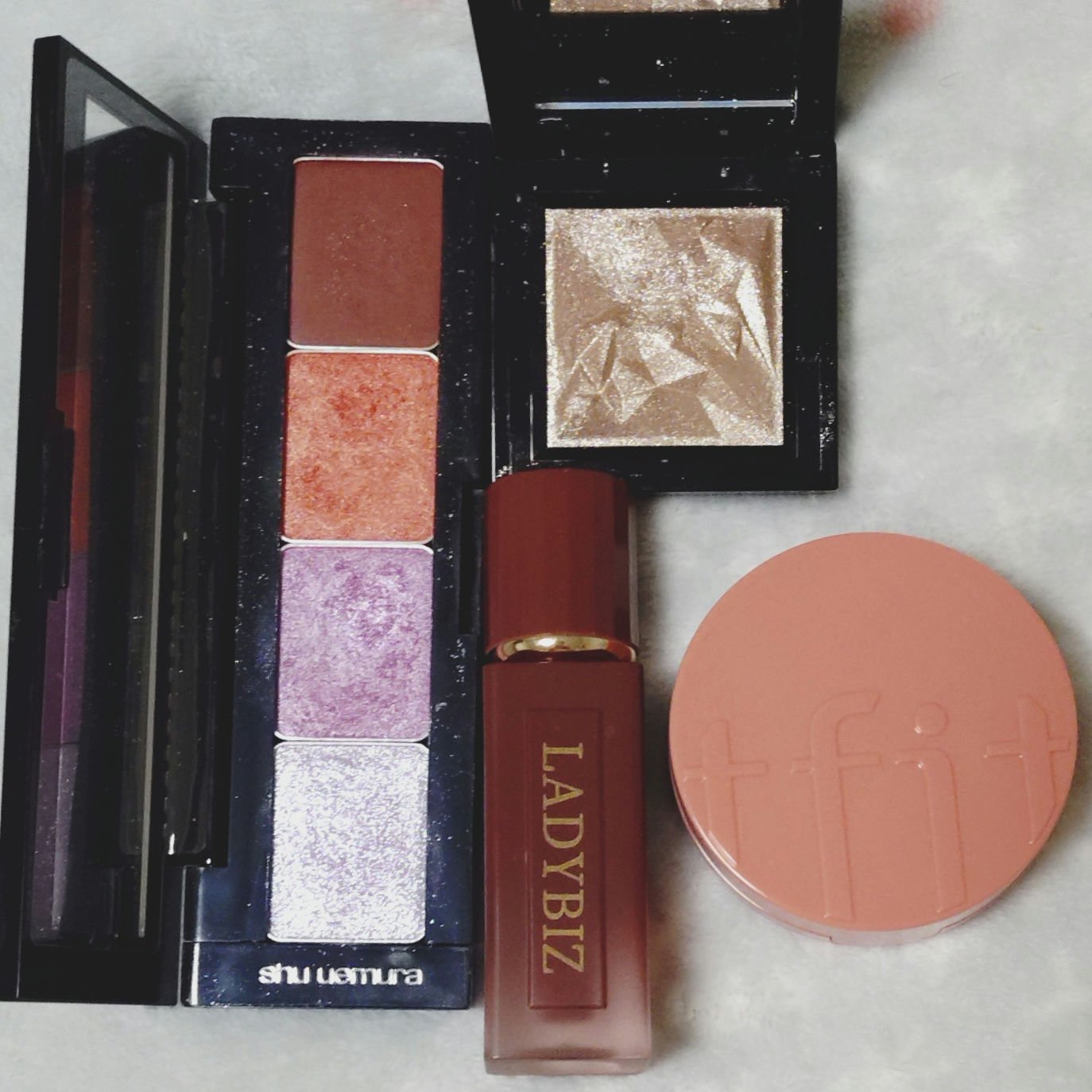 プレスド アイシャドー（レフィル） M バーントレッド 171/shu uemura/単色アイシャドウを使ったクチコミ（1枚目）