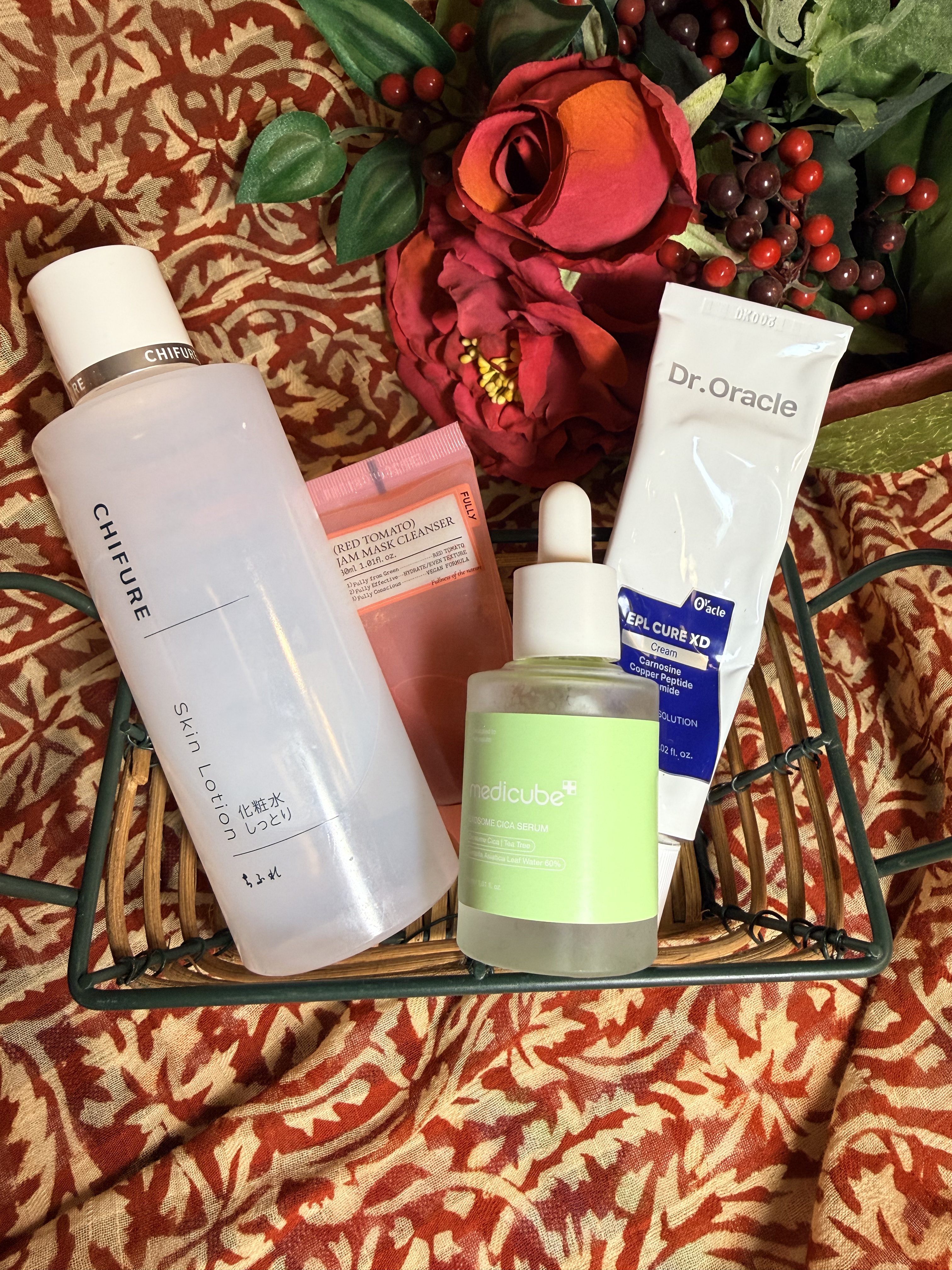 全国８人くらいのしのちビューティーファンの皆さまごきげんよう

いろいろあるけど
今夜のシンプルケアです

👶🏻洗顔
FULLY
レッドトマトジャムマスククレンザー

👶🏻化粧水
ちふれ
保湿化粧水 とてもしっとりタイプ
詰替用

