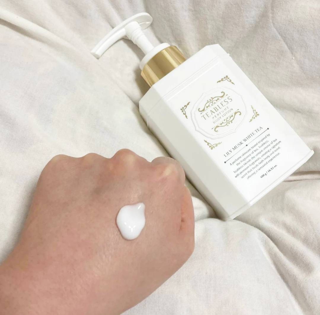 パフュームボディローション リリィムスクホワイトティー/TEABLESS/ボディローションを使ったクチコミ（2枚目）