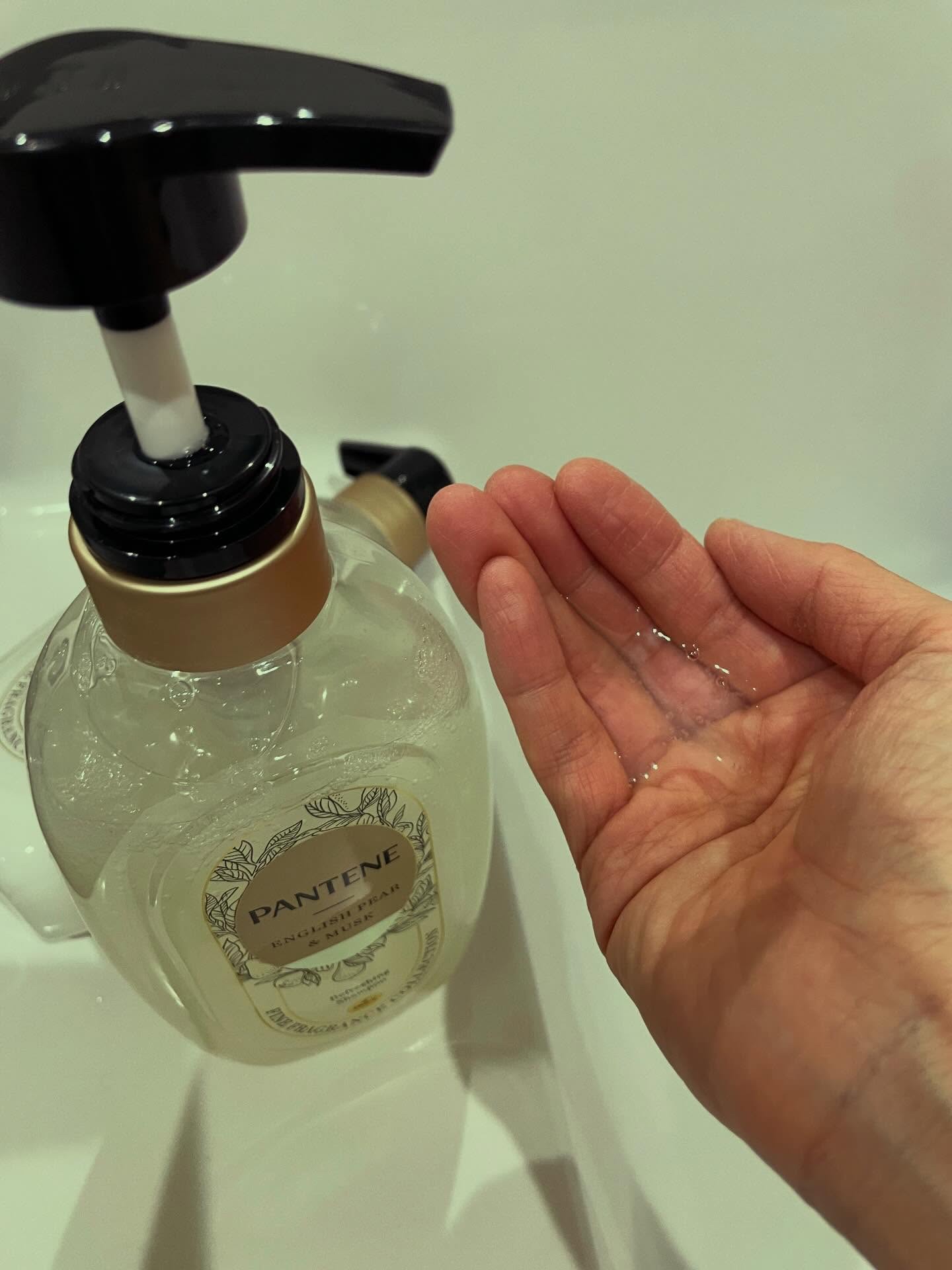 ファインフレグランスコレクション イングリッシュペアー＆ムスクの香り リフレッシングシャンプー/トリートメント/パンテーン/市販シャンプーを使ったクチコミ（2枚目）