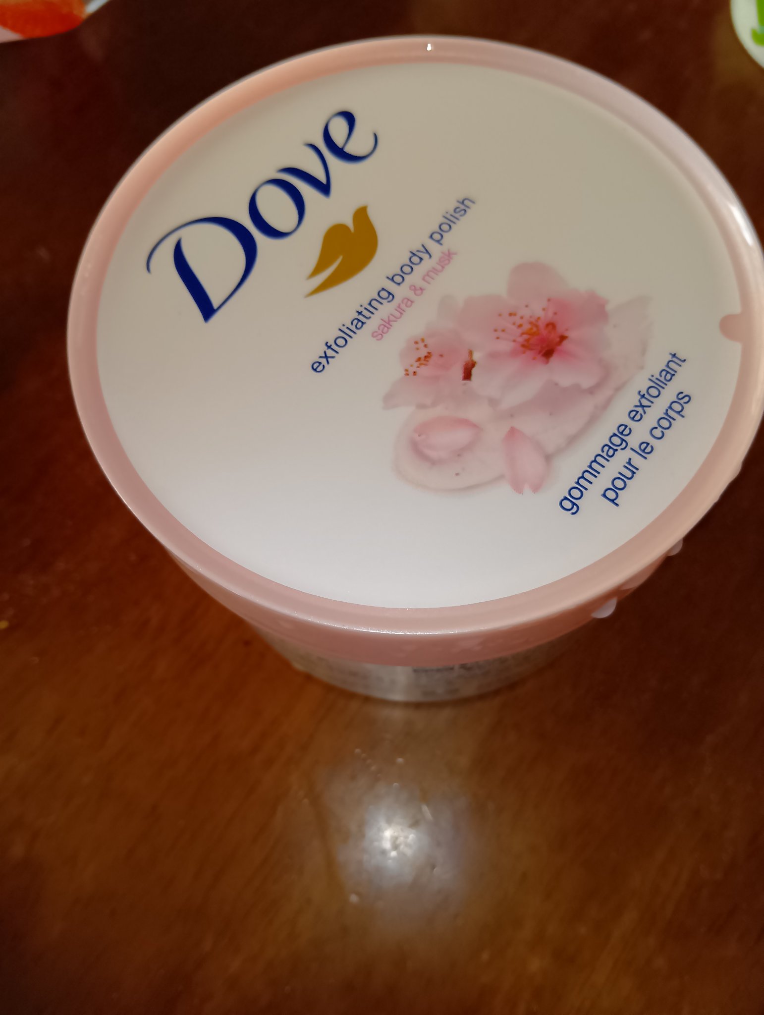 ダヴさんの
ダヴ ふわとろクリーミースクラブ サクラ＆ムスク

３日に一度のスペシャルスキンケア

体をいたわる日に使用していますよ

コレは香りもいいし、リンパマッサージしながら
やさしくドレナージュしながらゆっくり温かく
まんべんなく全