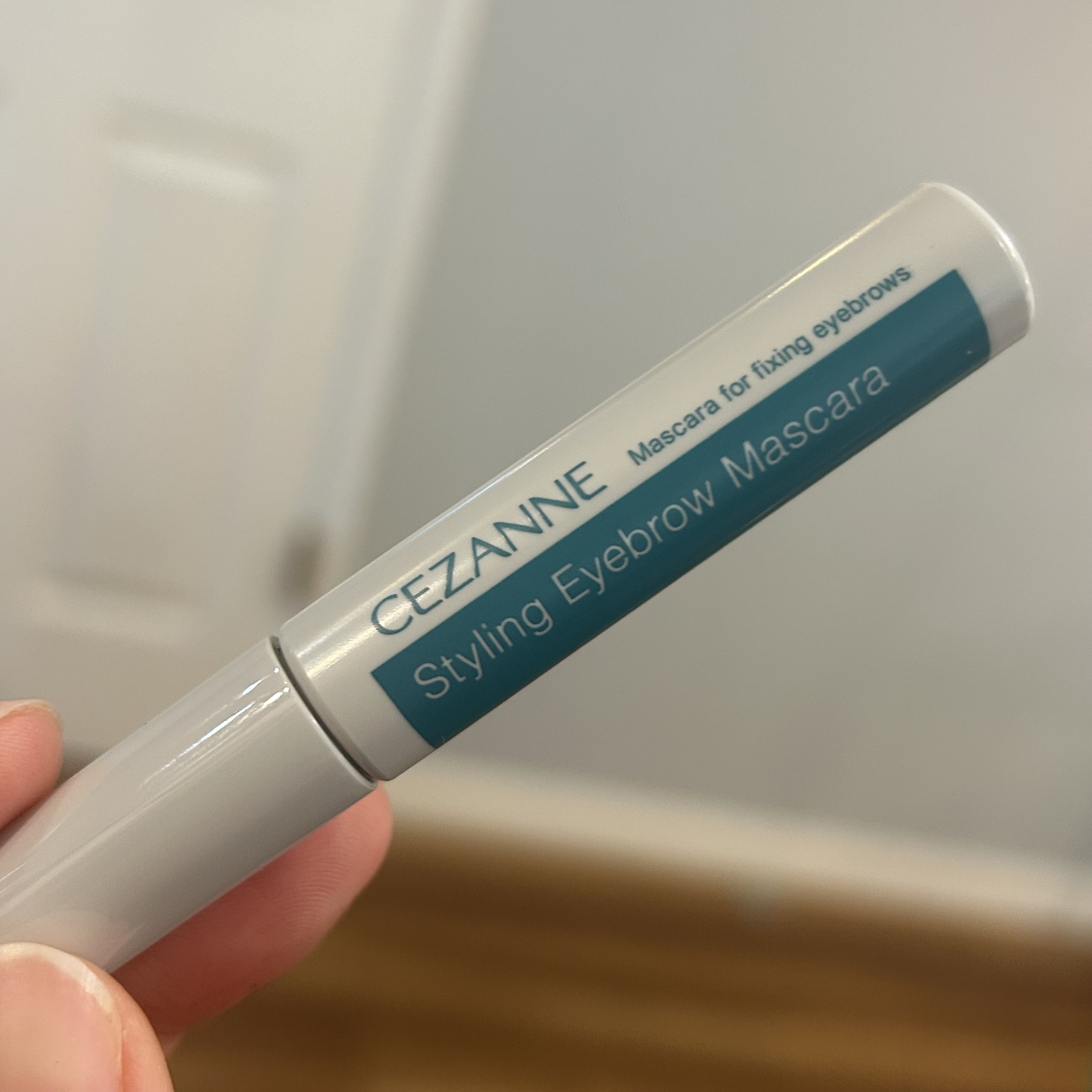 スタイリングアイブロウマスカラ 00 クリア/CEZANNE/眉マスカラを使ったクチコミ（2枚目）