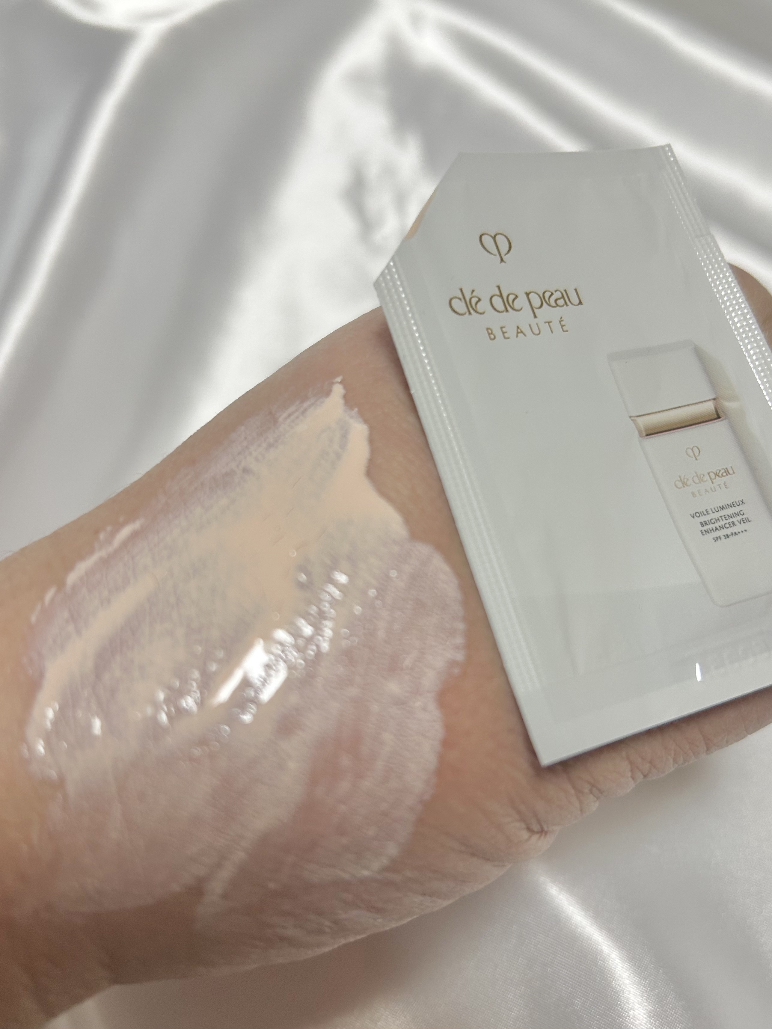 ヴォワールコレクチュールｎ/クレ・ド・ポー ボーテ/化粧下地を使ったクチコミ（3枚目）