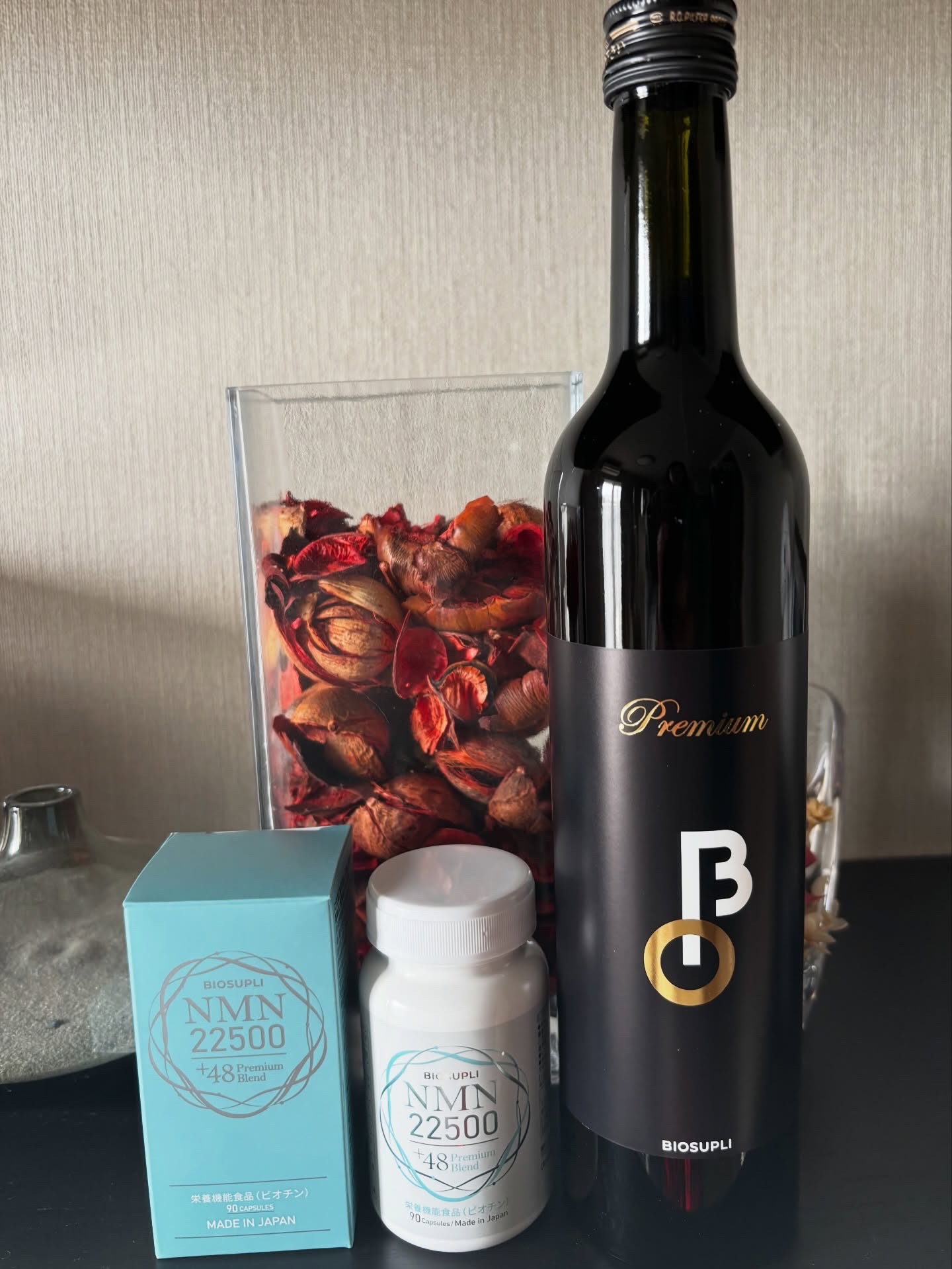 腸活×ファスティングで人気の Premium BIOと年齢に応じた美容ケアをサポートする NMN22500＋48。

乳酸菌✕酵素のパワーのPremium BIO 。

新潟産よもぎをはじめとする野草や
野菜、海藻など80種の厳選素材を
甕