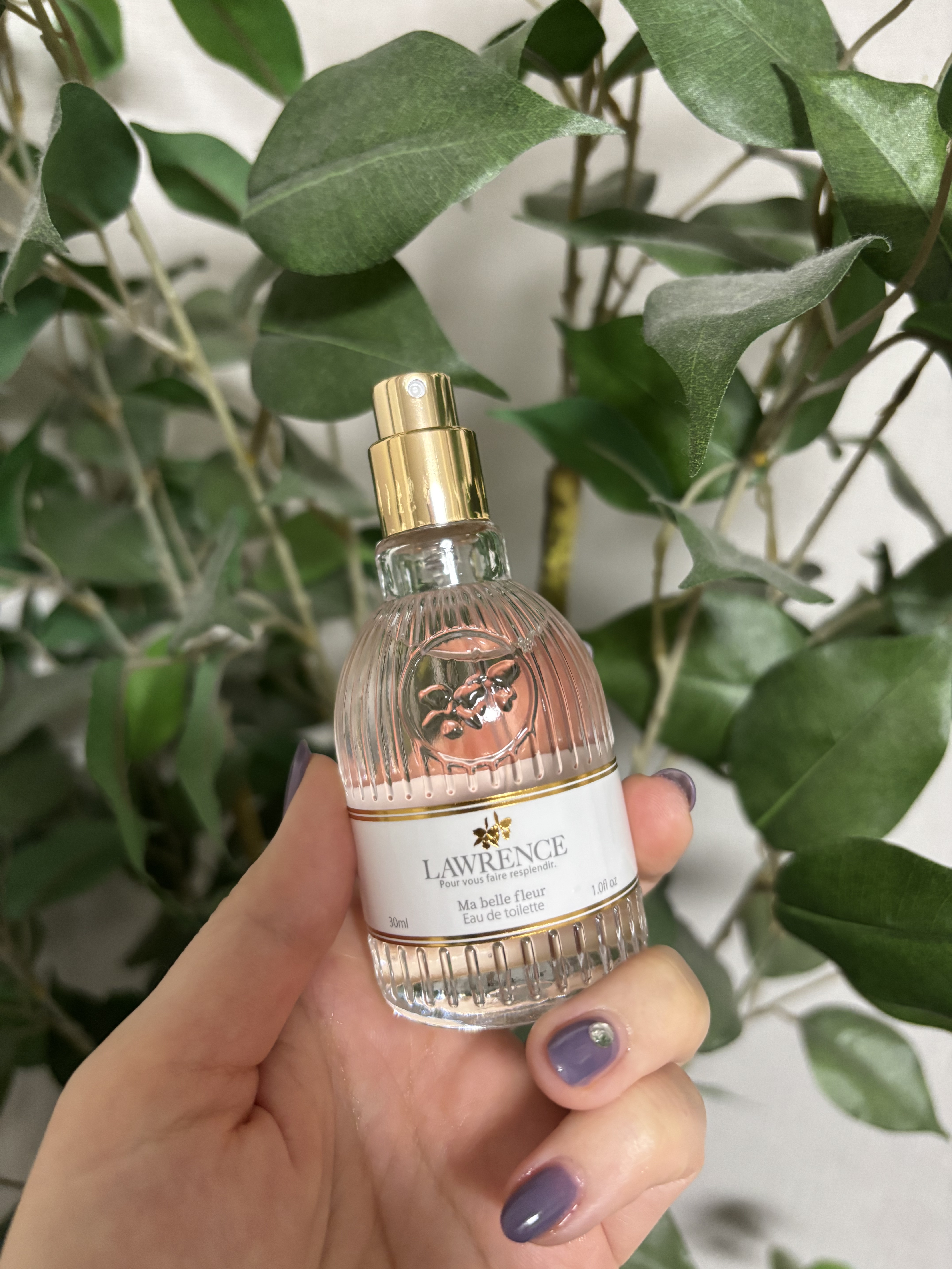 ロウレンス  ロウレンス オードトワレ マベルフルールのクチコミ「繊細なパッケージデザインが女性らしく、気に入っています◎

香りも甘めですがしつこくなく、ほど.....」（2枚目）