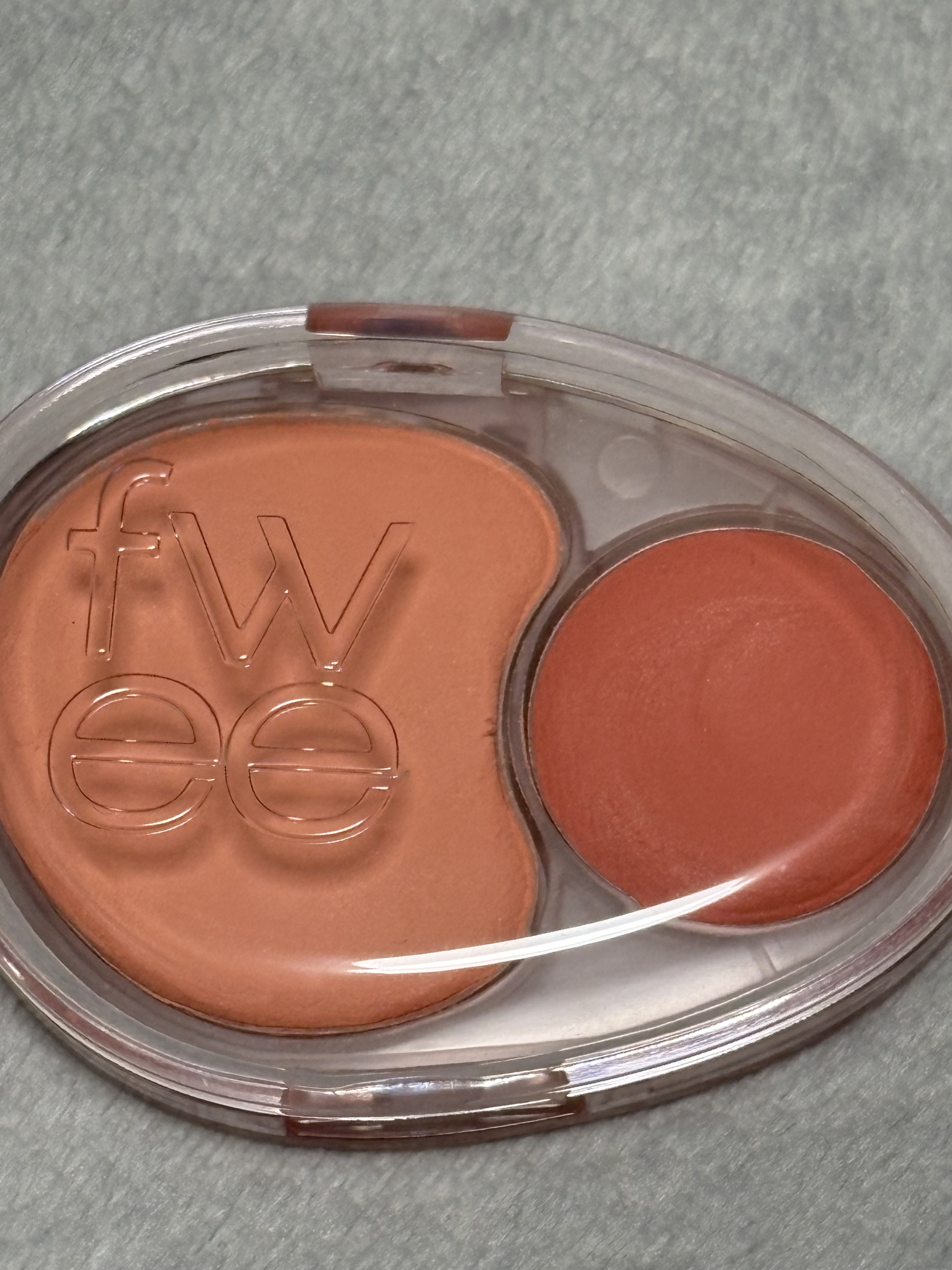 デュアルチークメロウ CR01 ジューシースマイル/fwee/ジェル・クリームチークを使ったクチコミ（1枚目）