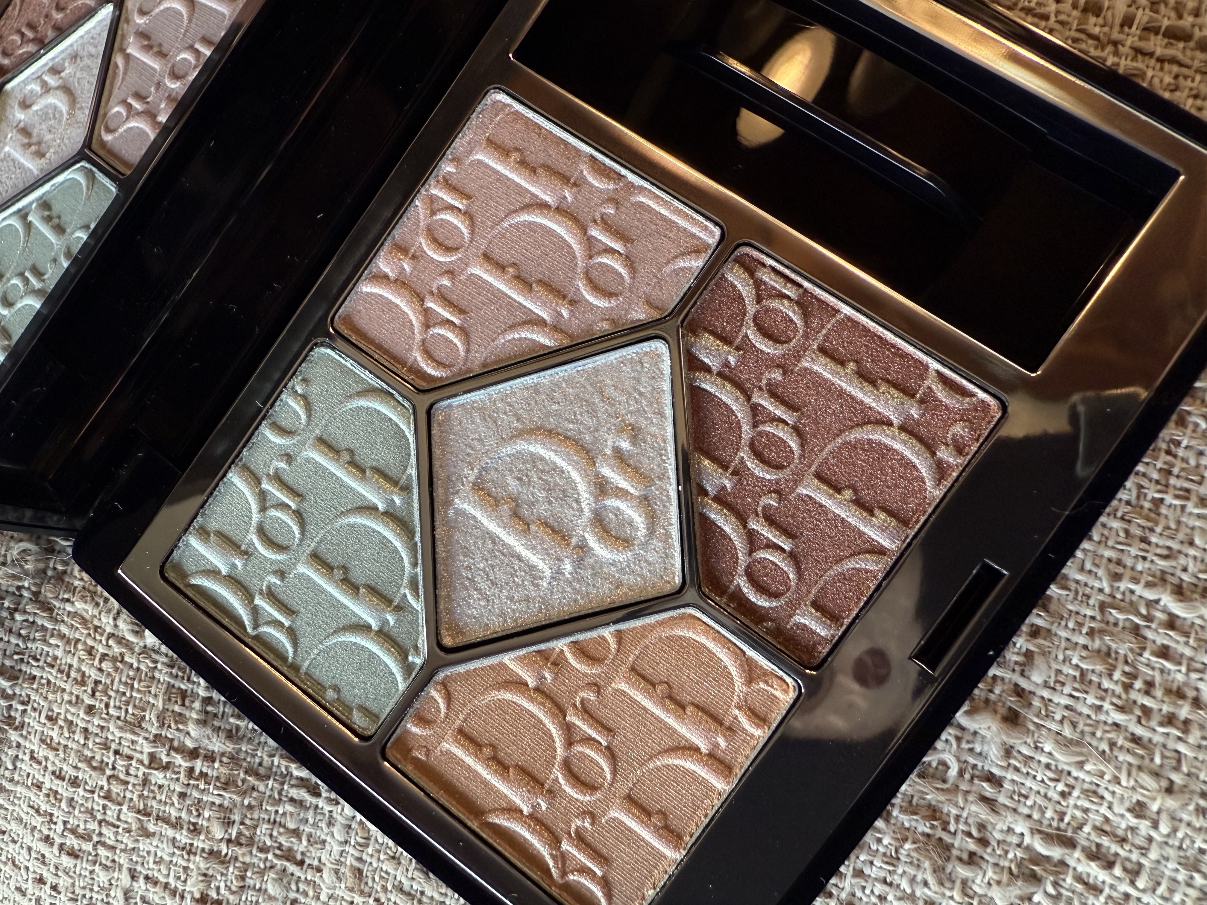 バックステージ ロージー グロウ スティック/Dior/チークを使ったクチコミ（2枚目）