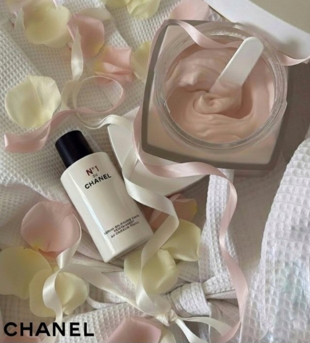 CHANEL シャネル N°5 ザ ボディ クリームのクチコミ「シャネル

最近買い足したアイテム。
やっぱりシャネルのボディーケアはあがります💓..」（1枚目）