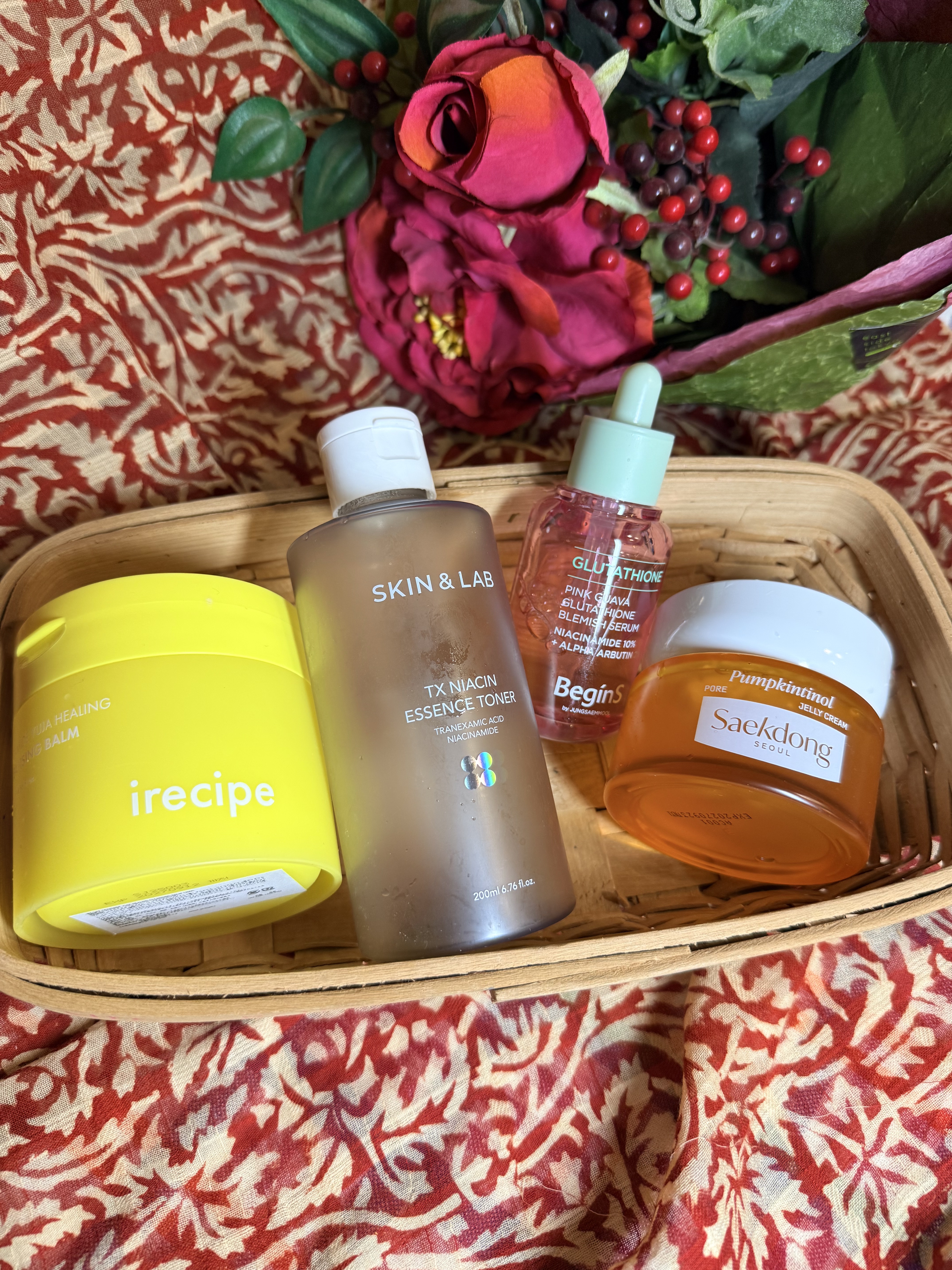 全国９人くらいのしのちビューティーファンの皆さまごきげんよう

今夜は夜のスキンケアになります
しっかり落としてしっかり保湿の冬ですわよ


👶🏻クレンジング
irecipe
セラミド ゆず ヒーリングクレンジングバーム

ほんのりゆず