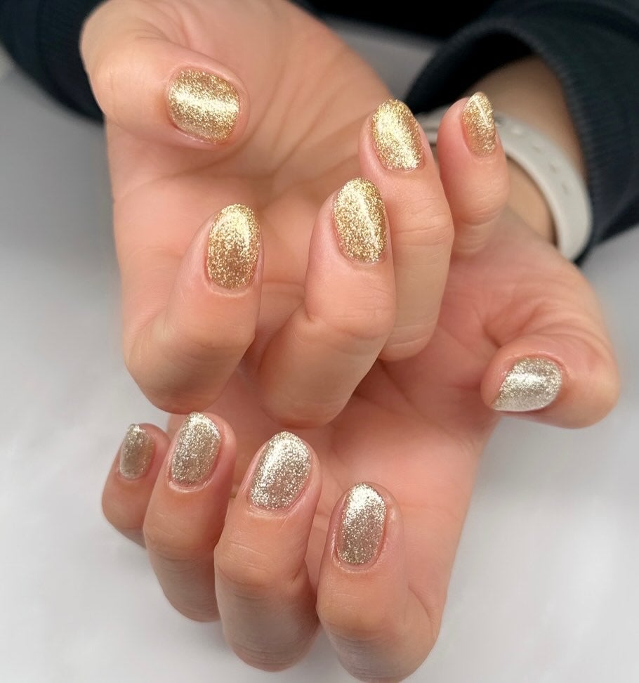 ちゃーん♡ on LIPS 「ジェルネイルデザイン#ジェルネイル#ゴールドネイル#シルバー..」(3枚目)