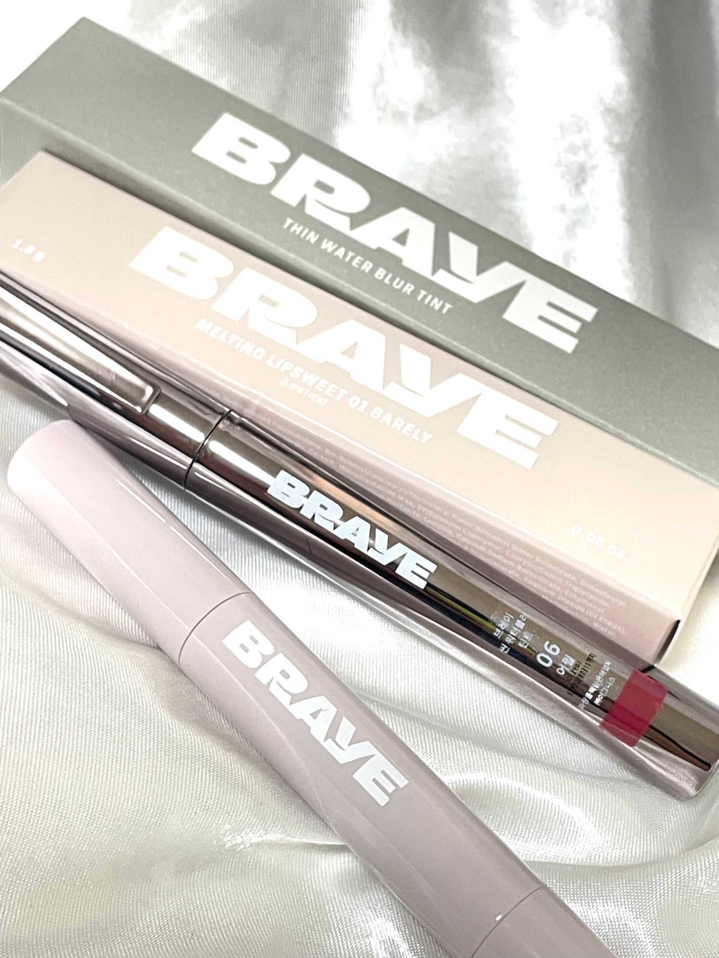 うさぴ@フォロバ100 on LIPS 「BRAYEのリップ、色味が可愛すぎるのよ🤍🩶ThinWater..」(1枚目)