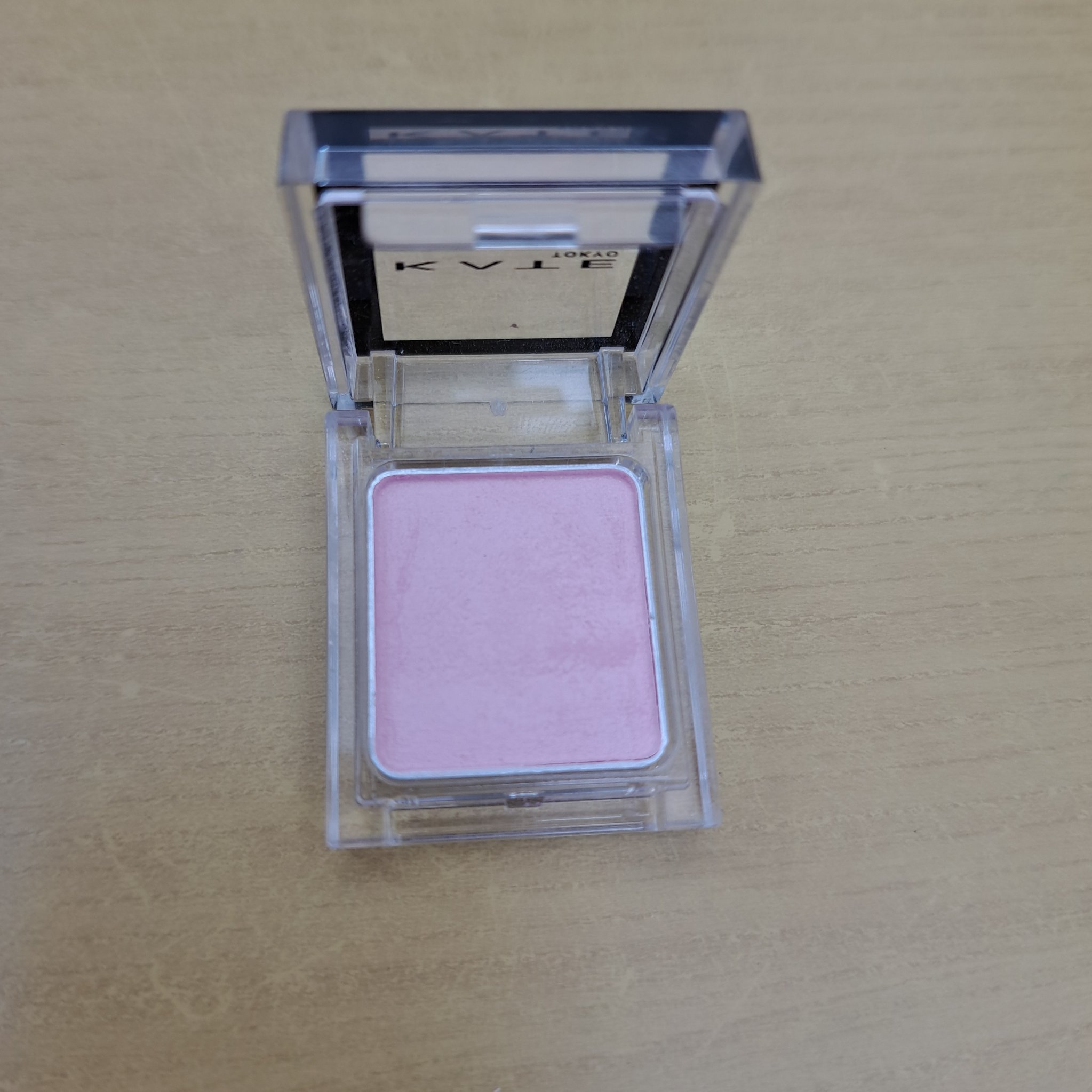 ケイト ザ アイカラー M120 パウダリーピンク(限定)/KATE/単色アイシャドウを使ったクチコミ（3枚目）
