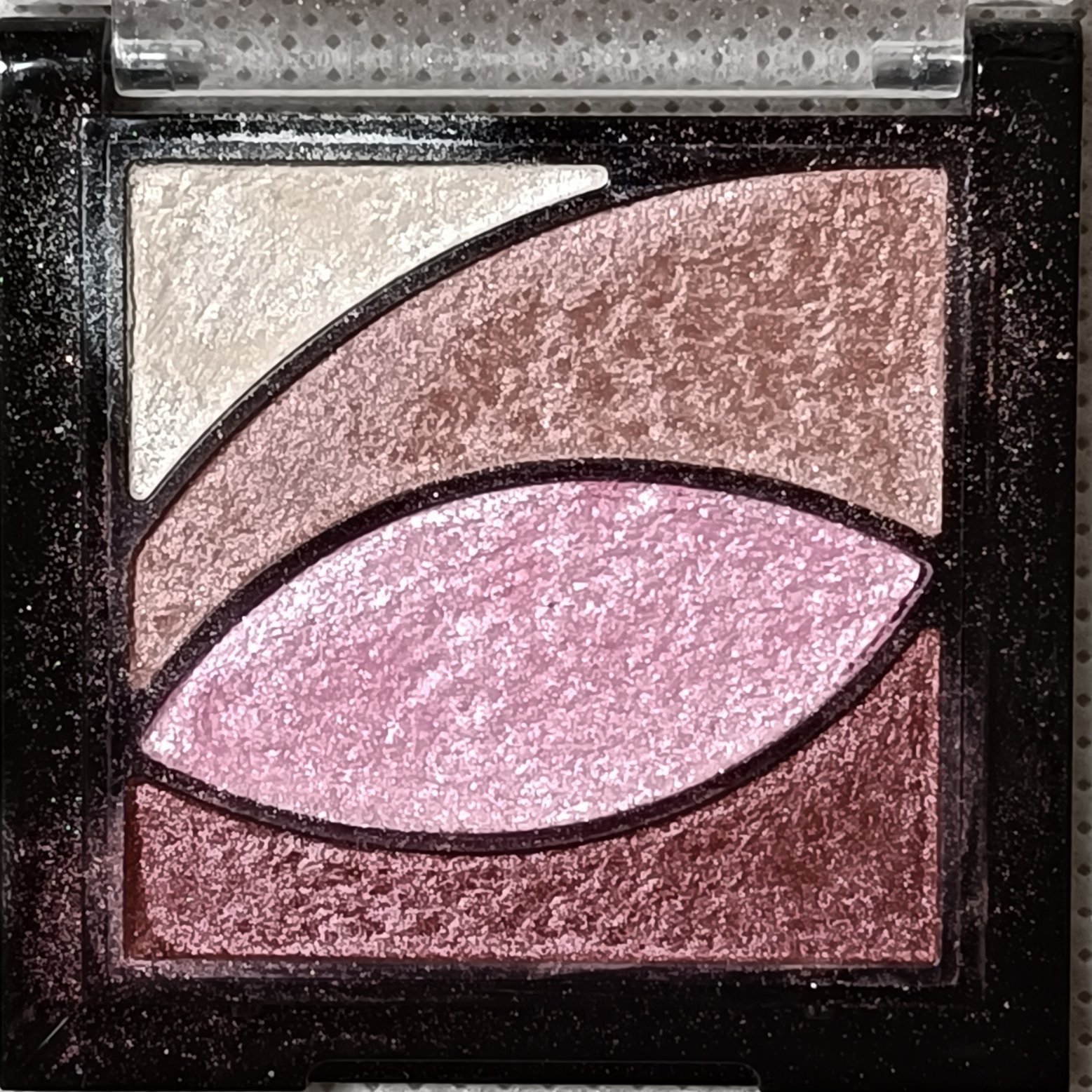 UR GLAM　VELVET EYE COLOR PALETTE/U R GLAM/アイシャドウパレットを使ったクチコミ（3枚目）