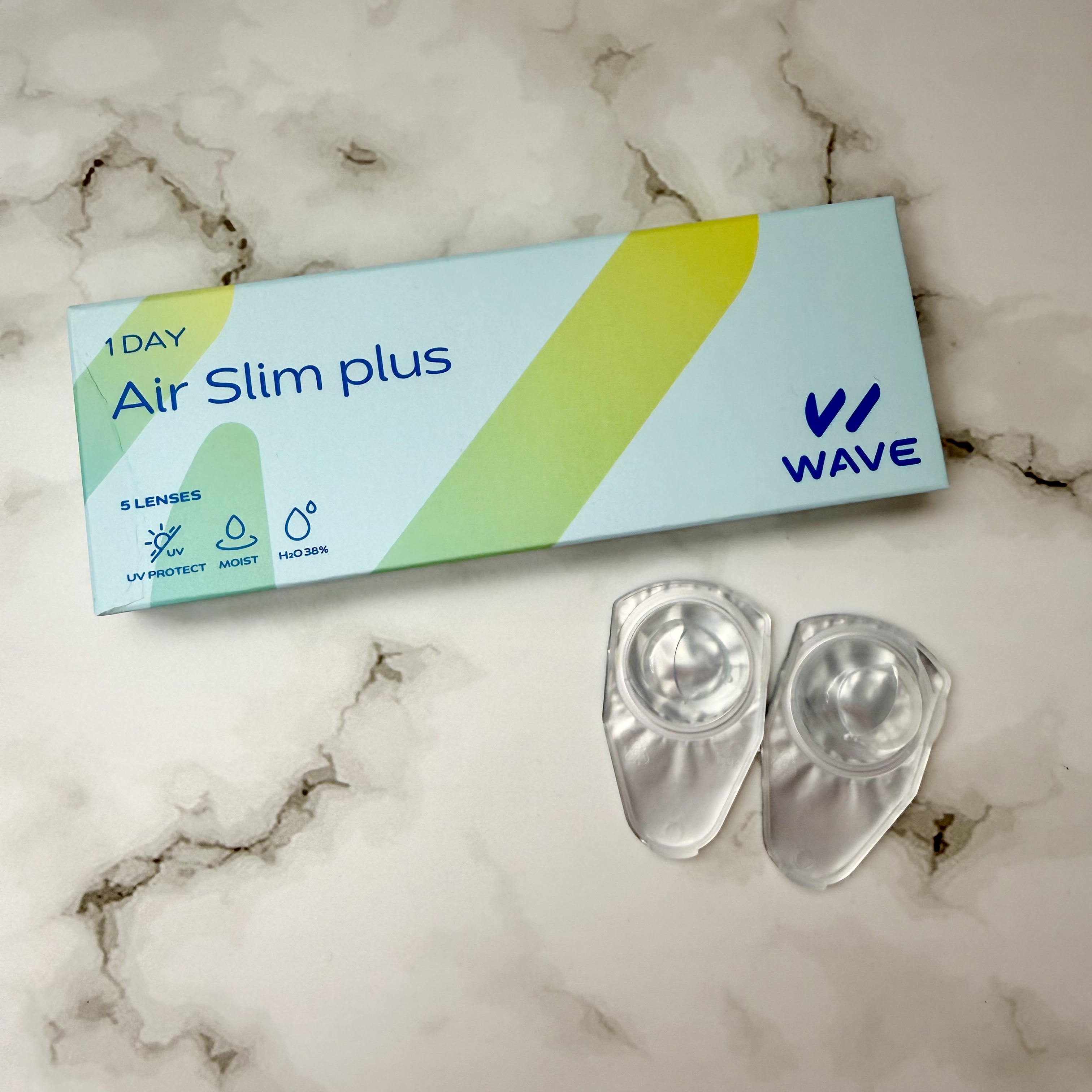 ＼旅行は眼鏡より絶対こっち！／

普段は運転する時など
必要な場面だけ眼鏡をかけて過ごしています。

近々旅行の予定があり、
移動中や観光の時に身軽に過ごしたくて
今回コンタクトレンズを購入しました🚄

日常的にコンタクトを
使っているわ