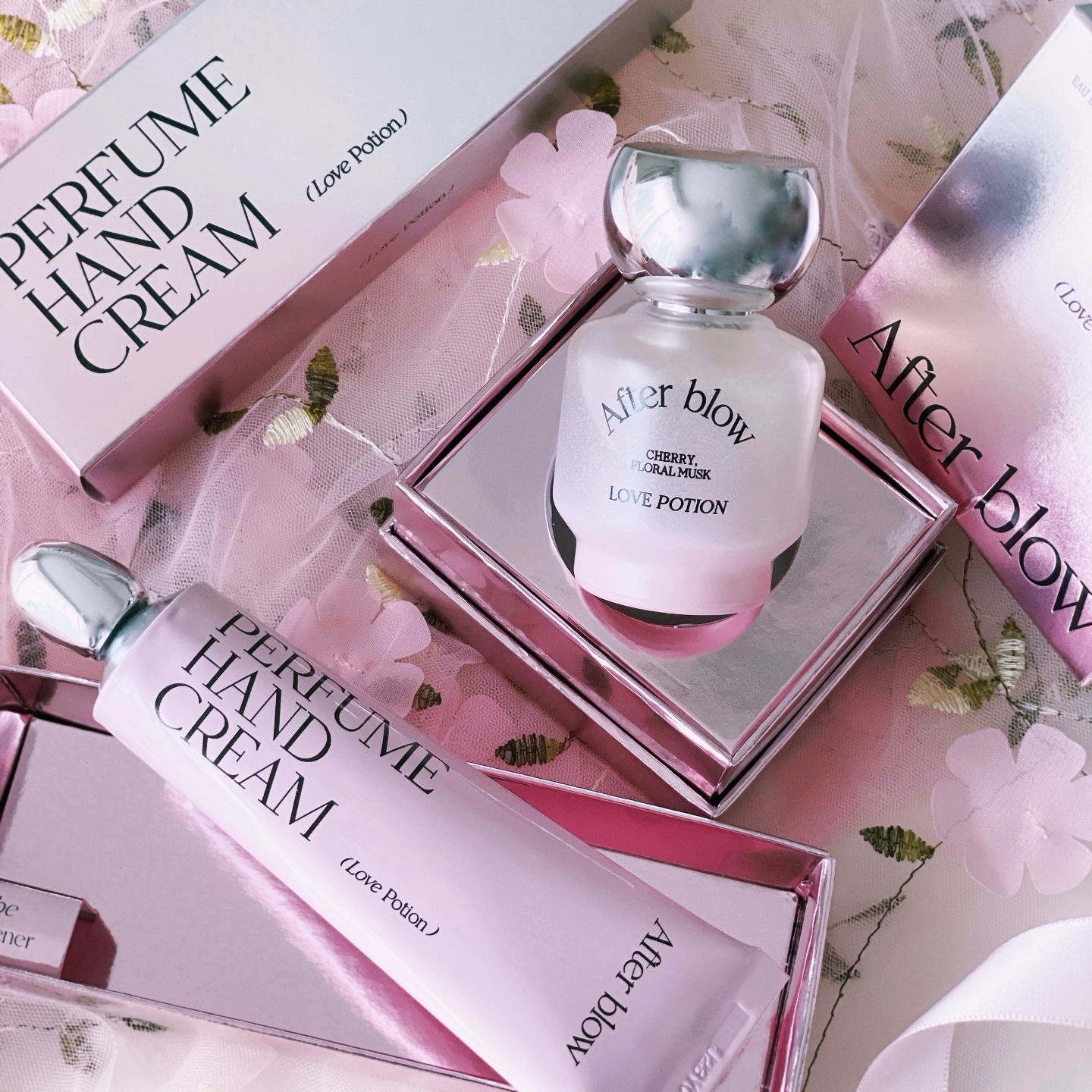  パフューム ハンドクリーム/After blow/ハンドクリームを使ったクチコミ（1枚目）