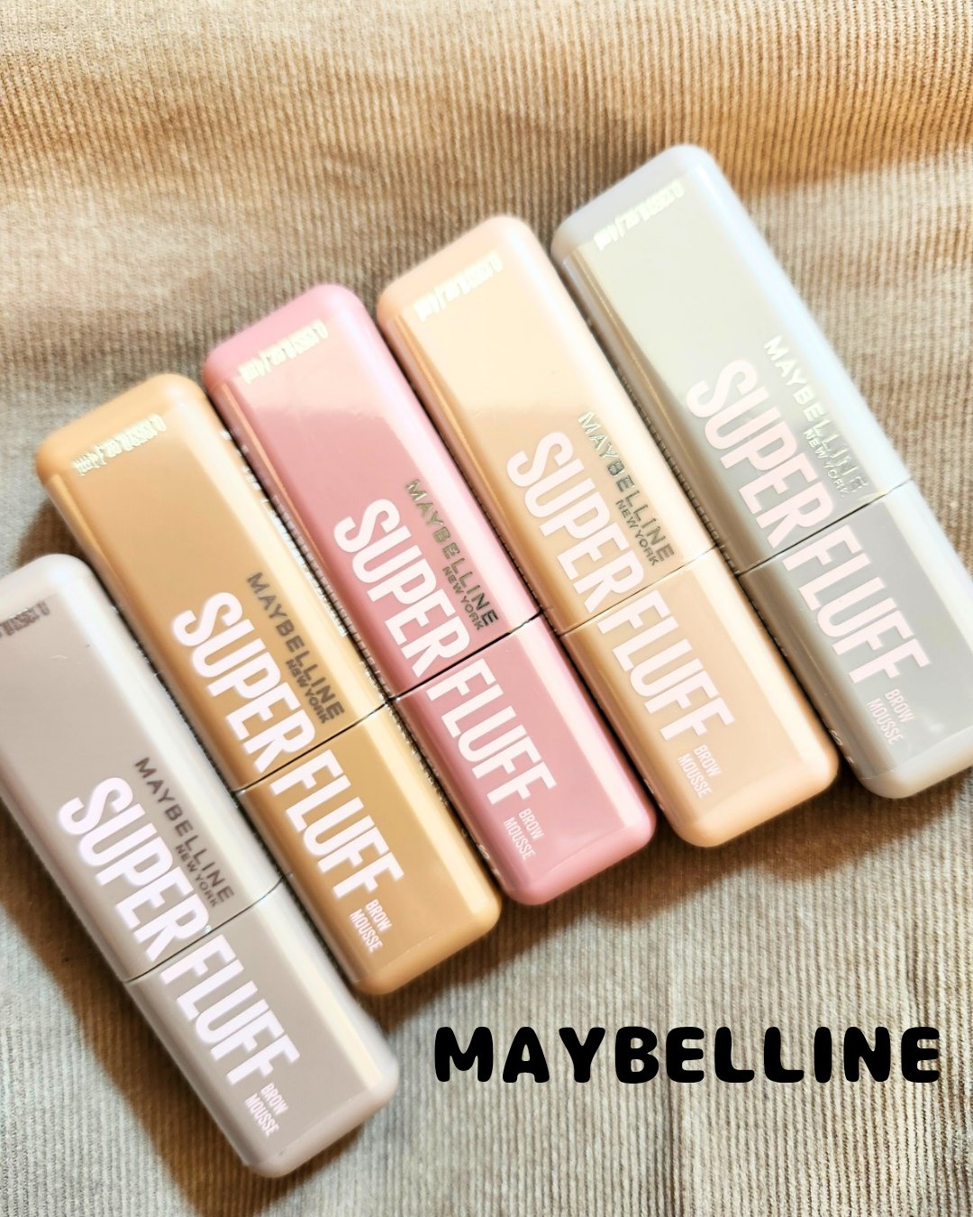 MAYBELLINE NEW YORKの
ＳＰ フラッフ ブロウ ムースを1色ずつ楽しませていただいています！

01ごまムースラテが私的には髪の毛の色や眉毛の色に
あうな～と思ったのですが
他のカラーでもしっかり馴染む感じがあるので
垢抜