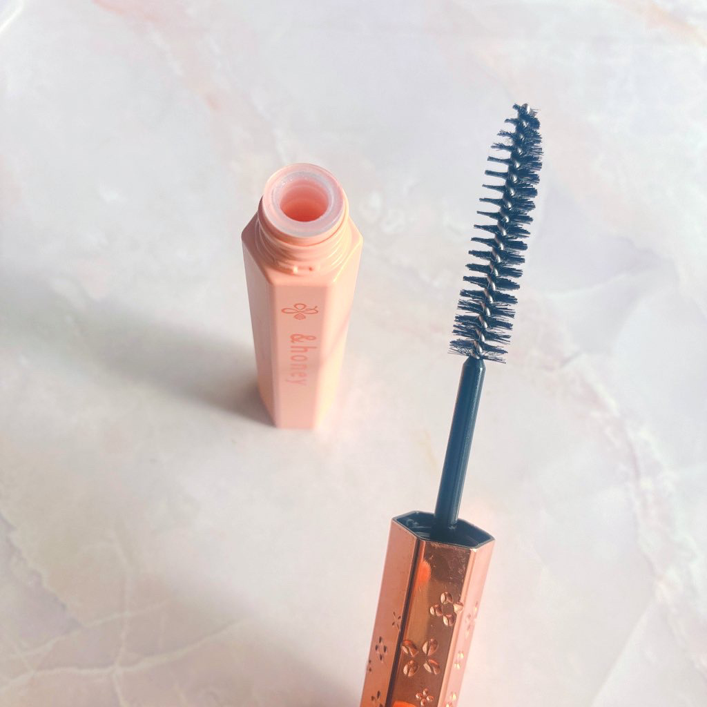 アンドハニー キンモクセイ マトメイク スティック4.0/&honey/ヘアジェルを使ったクチコミ（2枚目）