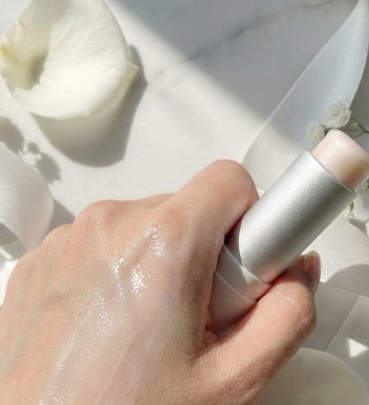 セラムフィット ボリューミング グロースティック 00 パール/ByUR/ジェル・クリームチークを使ったクチコミ（3枚目）