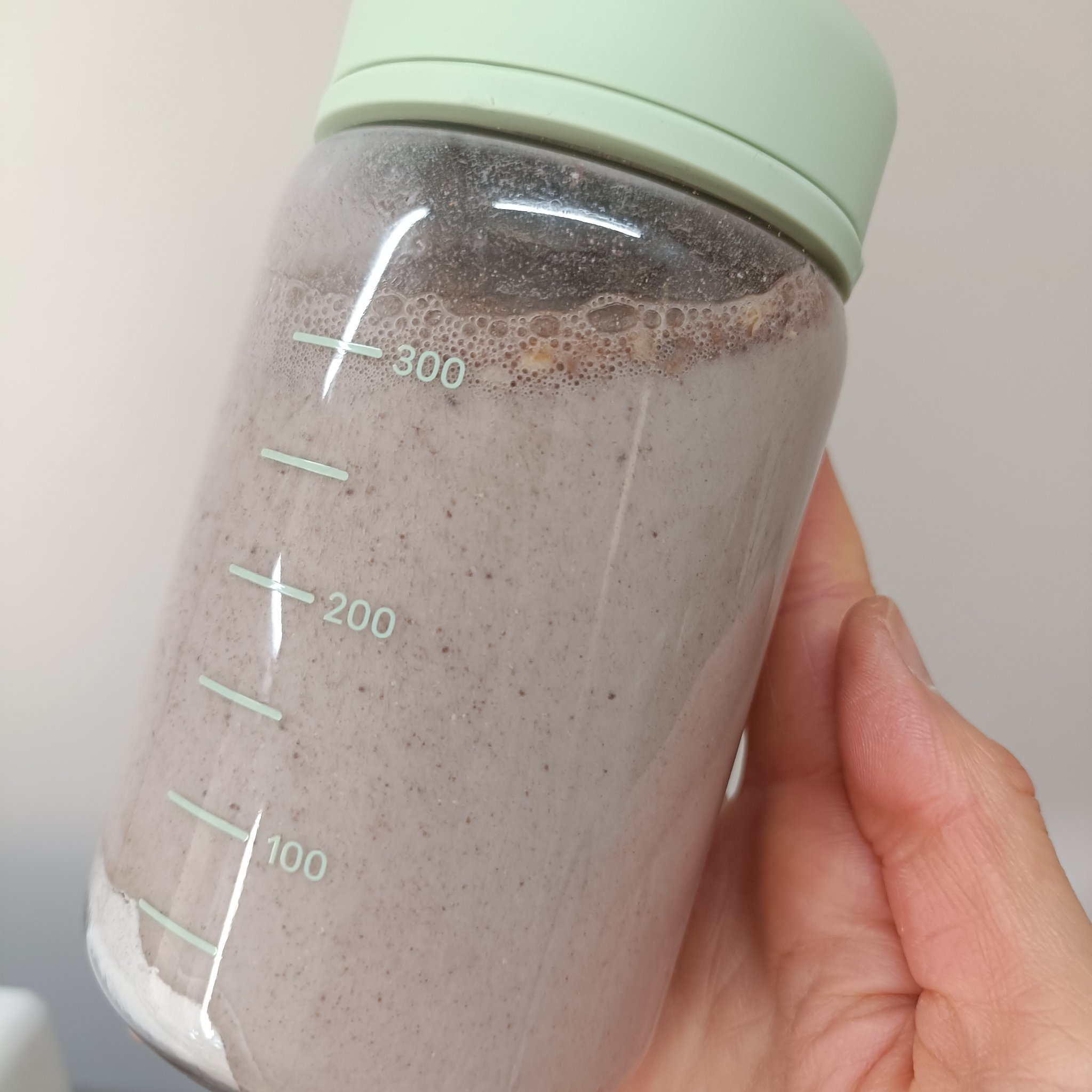 今日の朝ごはん
ちゃんと手作りw
レイズのチョコソイプロテインにはとむぎイン。
ヨクイニン摂取👍🏻
ざくざく感出て食べ応えあるし、適度に糖質とれて
腹持ちアップ❤︎